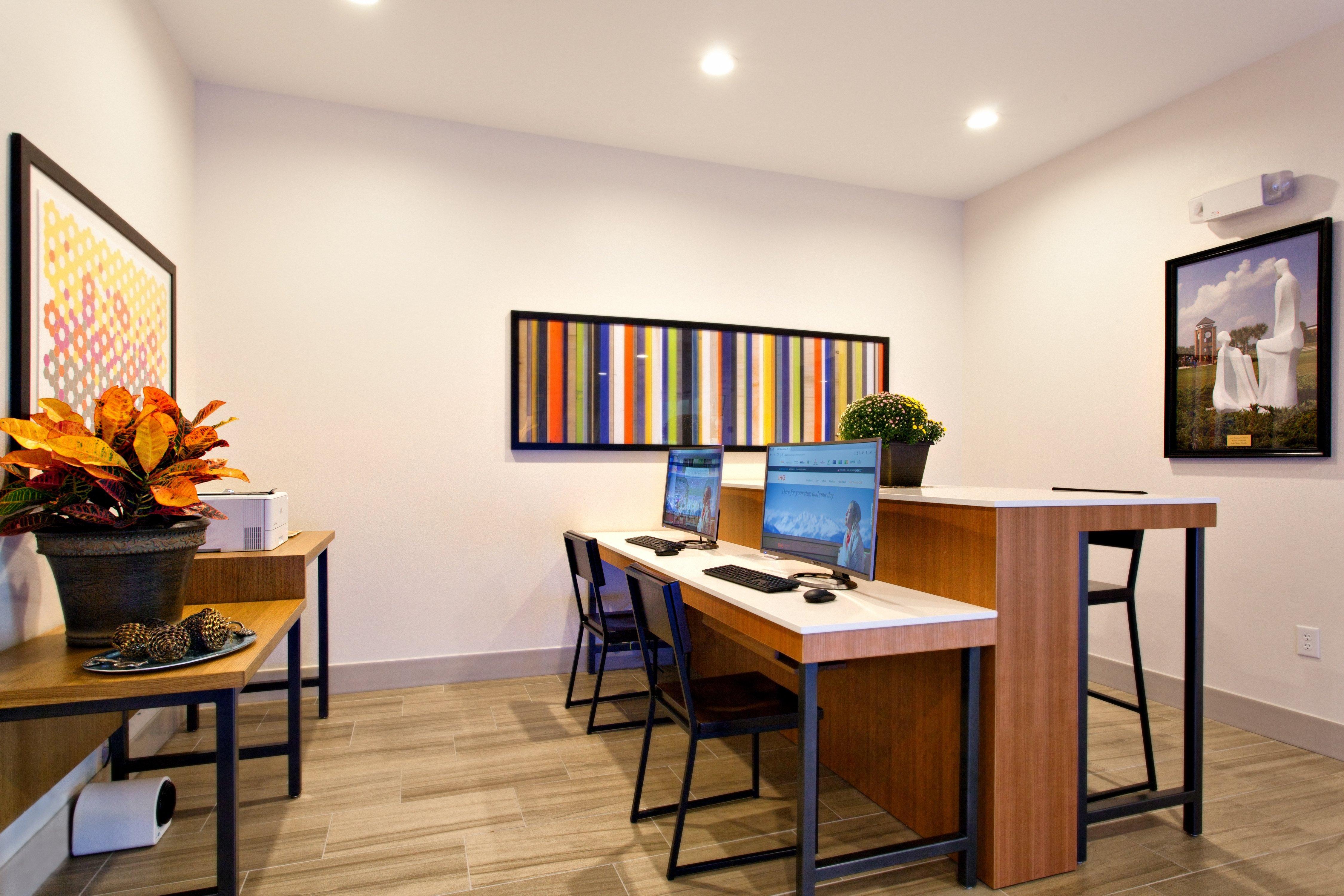Express Wales North-winter Haven By Ihg