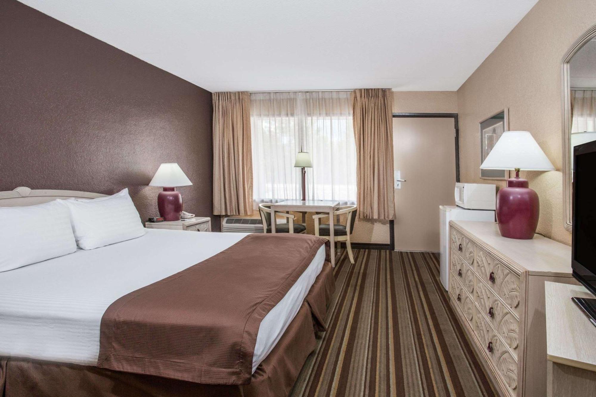 Travelodge By Wyndham 2* Deltona