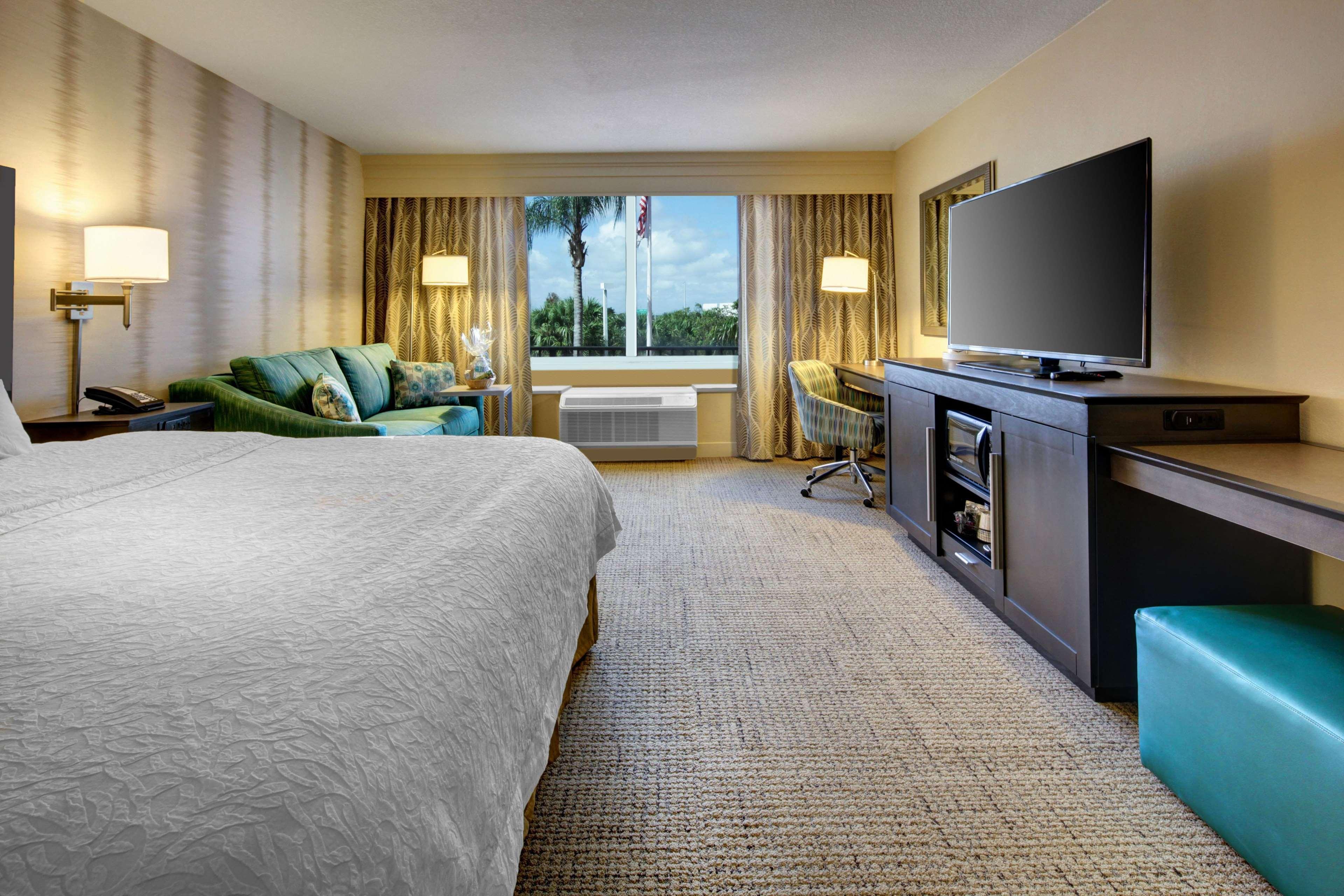 Hampton Hotel 3*