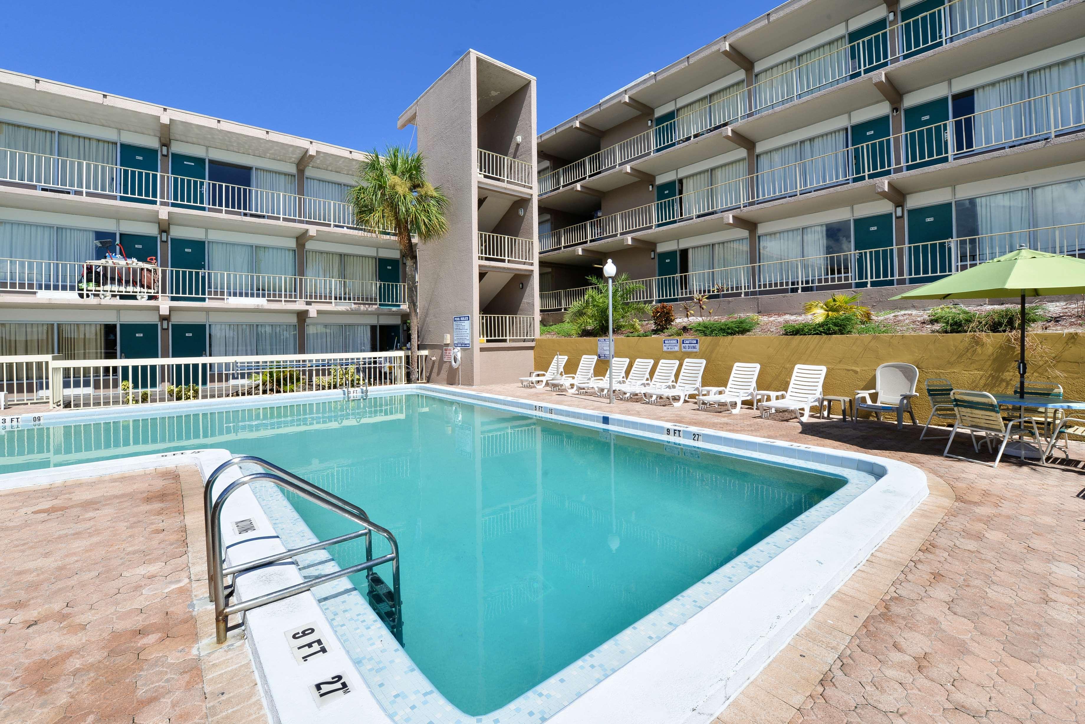 Americas Value Cocoa/port Canaveral Motel 2*