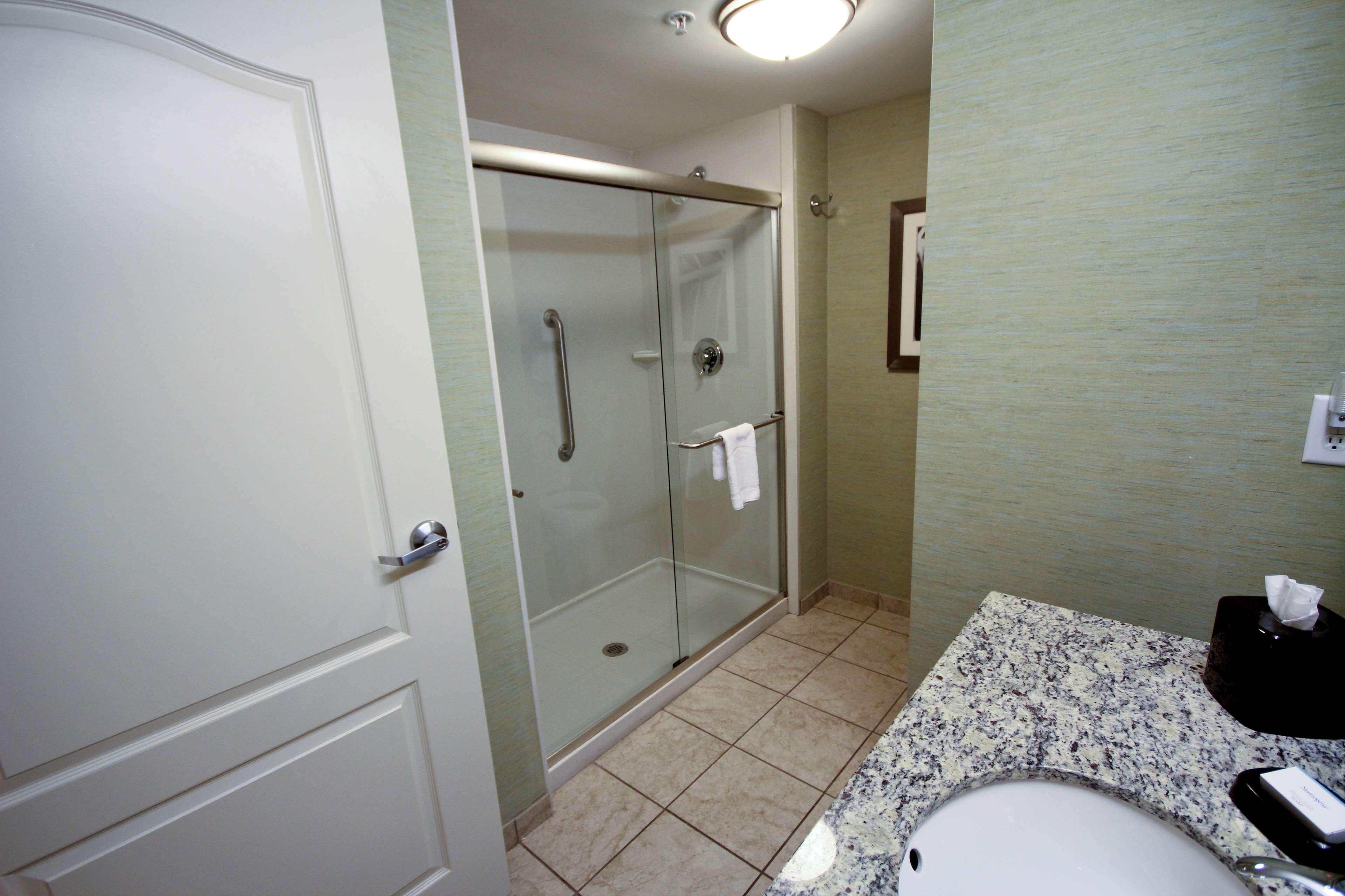 Hampton & Pensacola/gulf Breeze Hotel