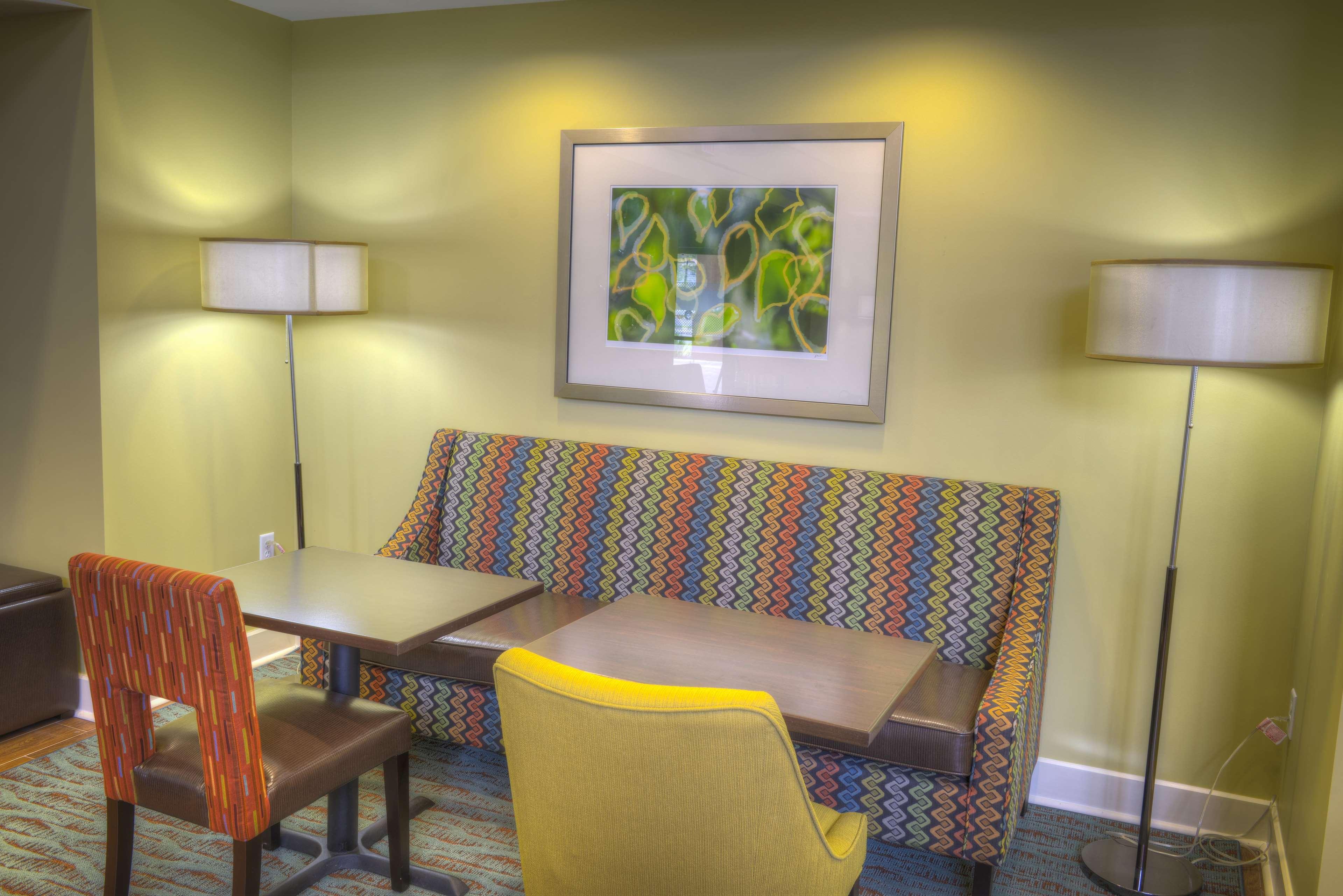 Hampton & Pensacola/gulf Breeze 3*