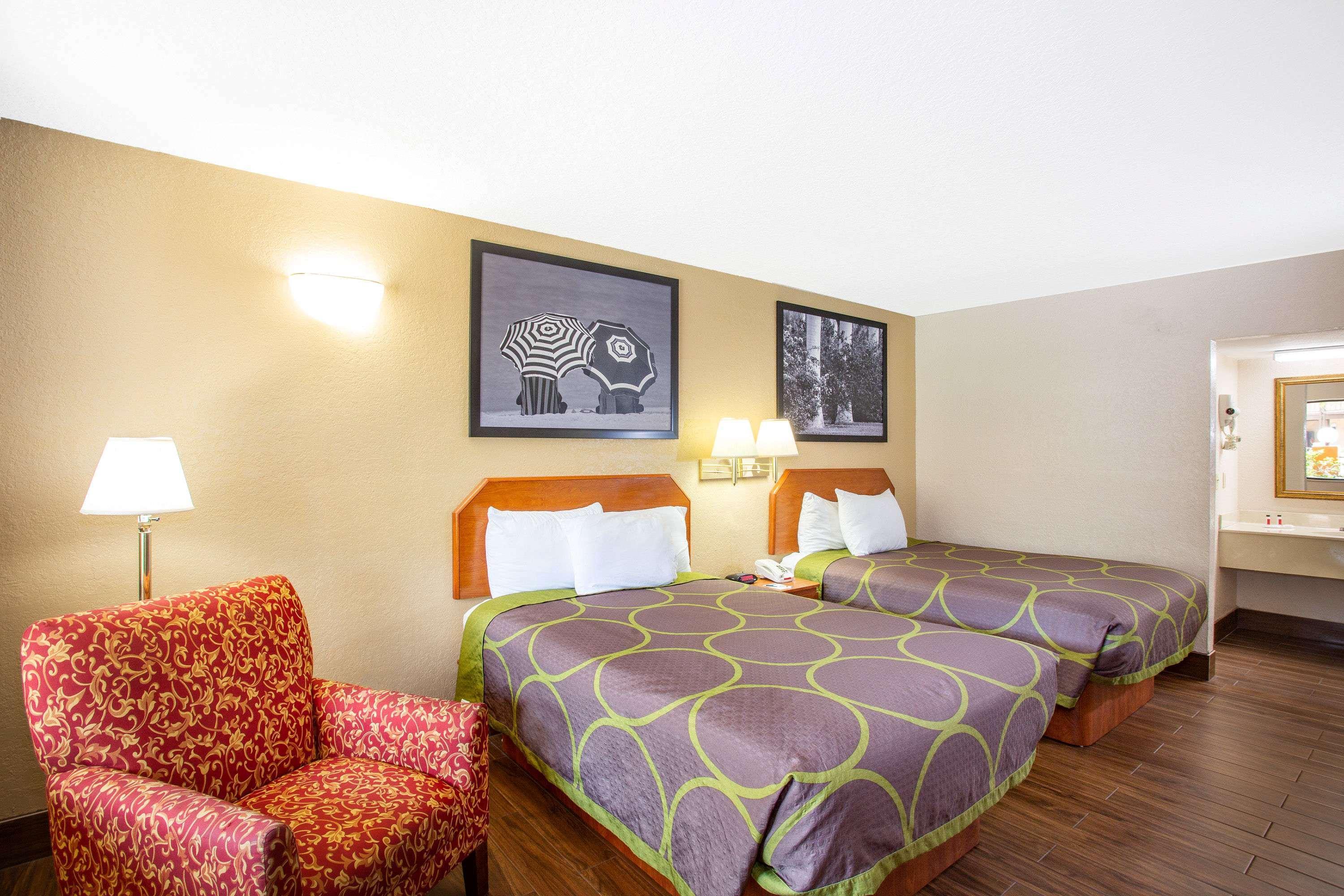 Super 8 By Wyndham North Palm Motel 2*