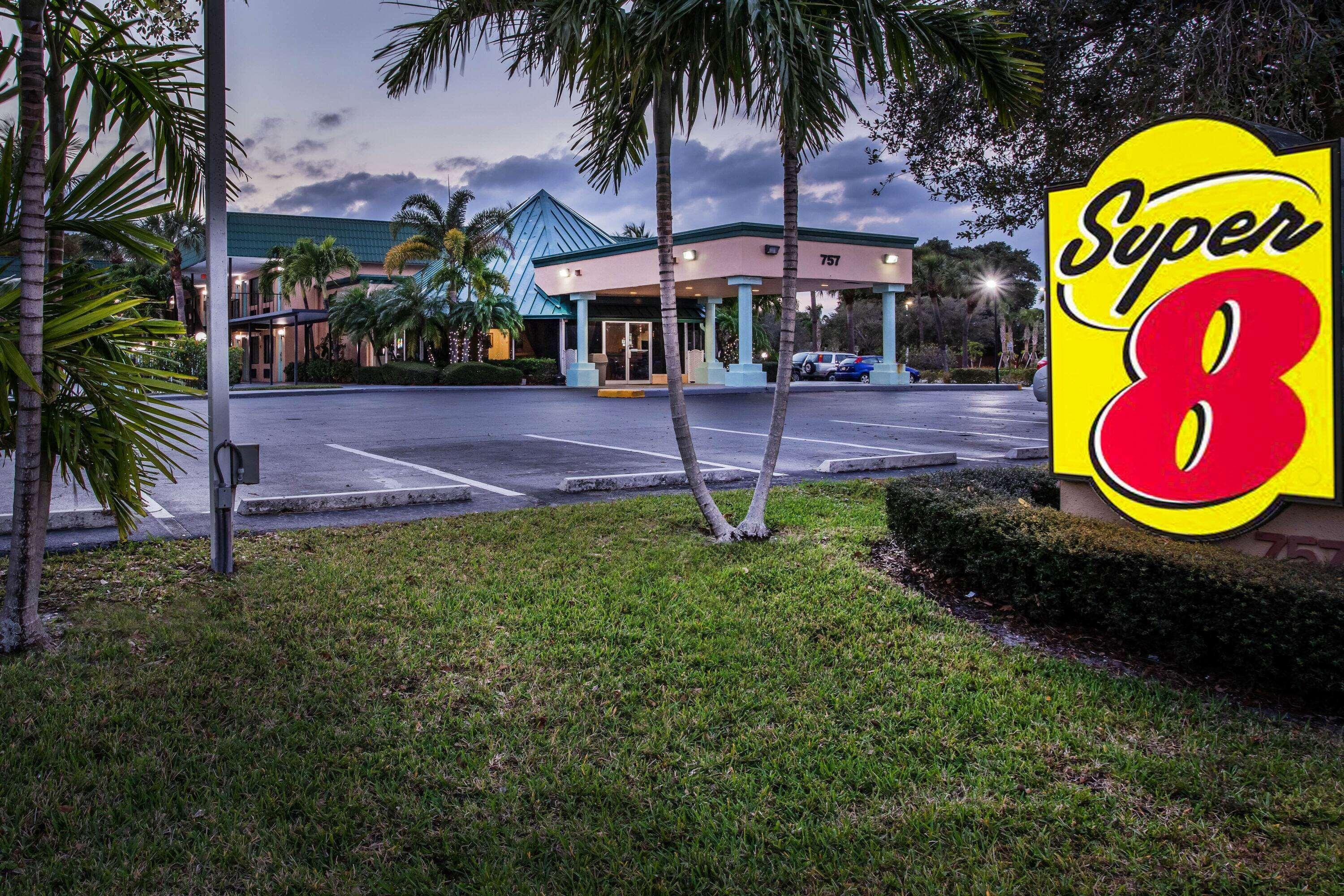 Super 8 By Wyndham North Palm 2* North Palm Beach