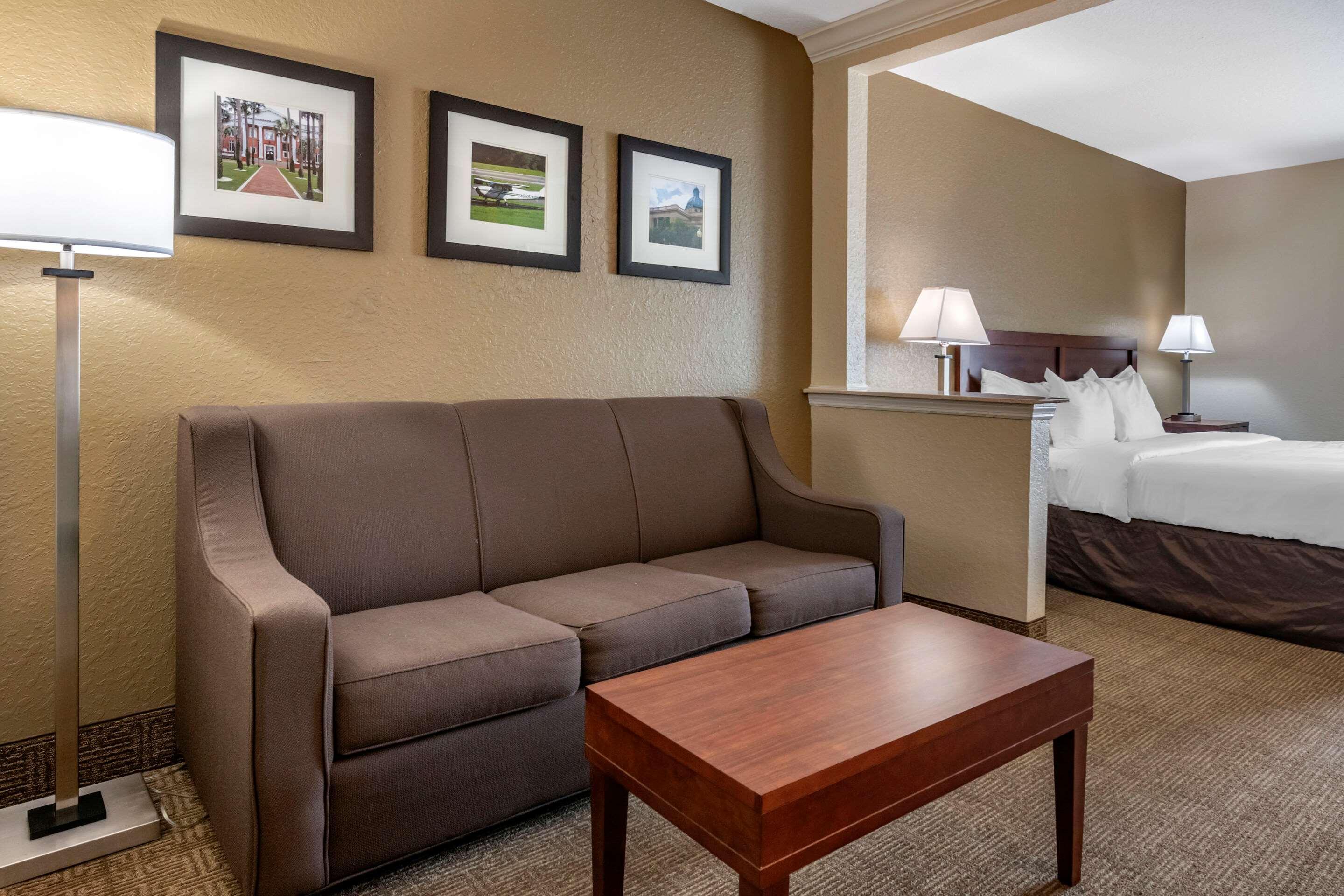 Comfort & - Near 2* DeLand