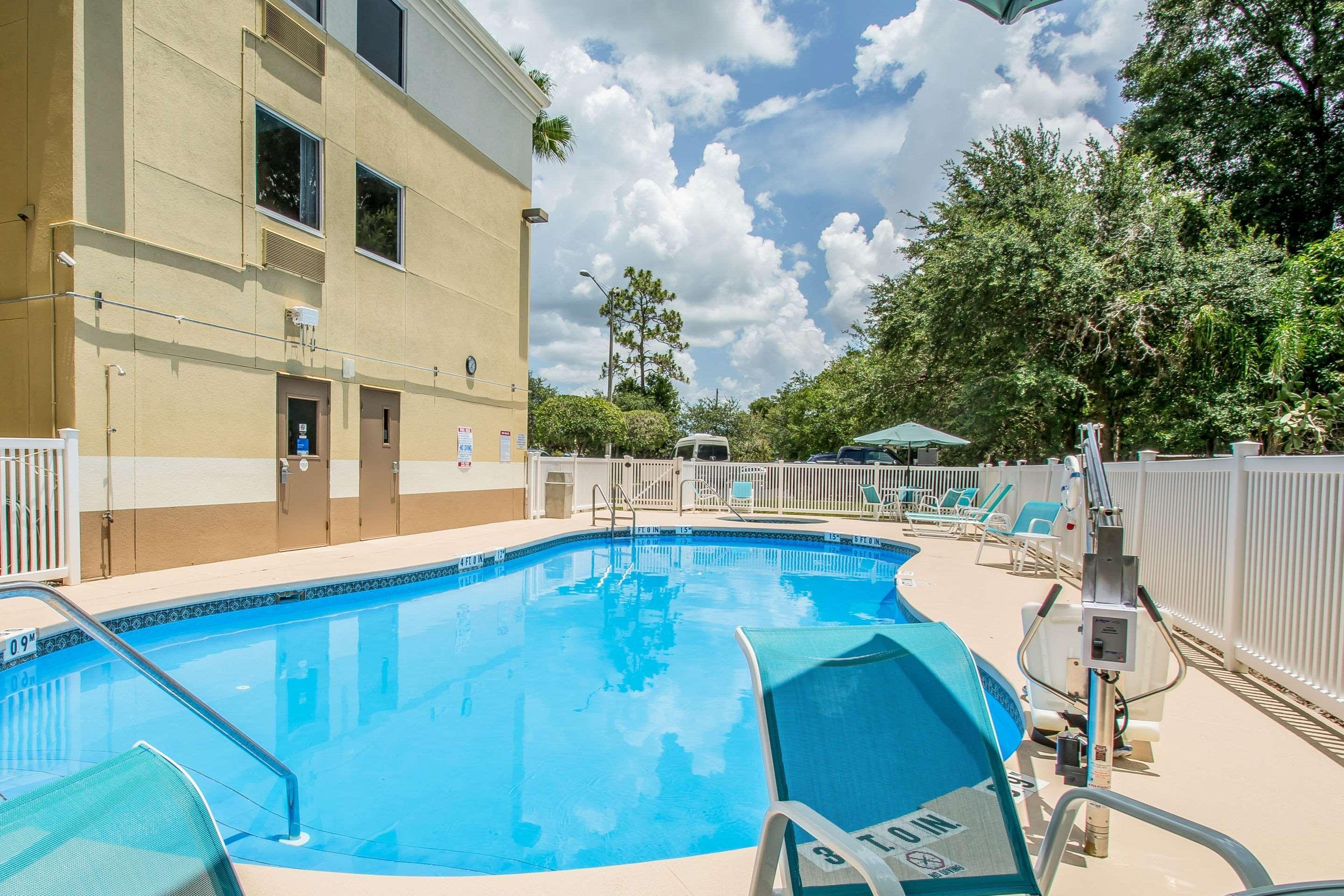 Comfort & - Near DeLand