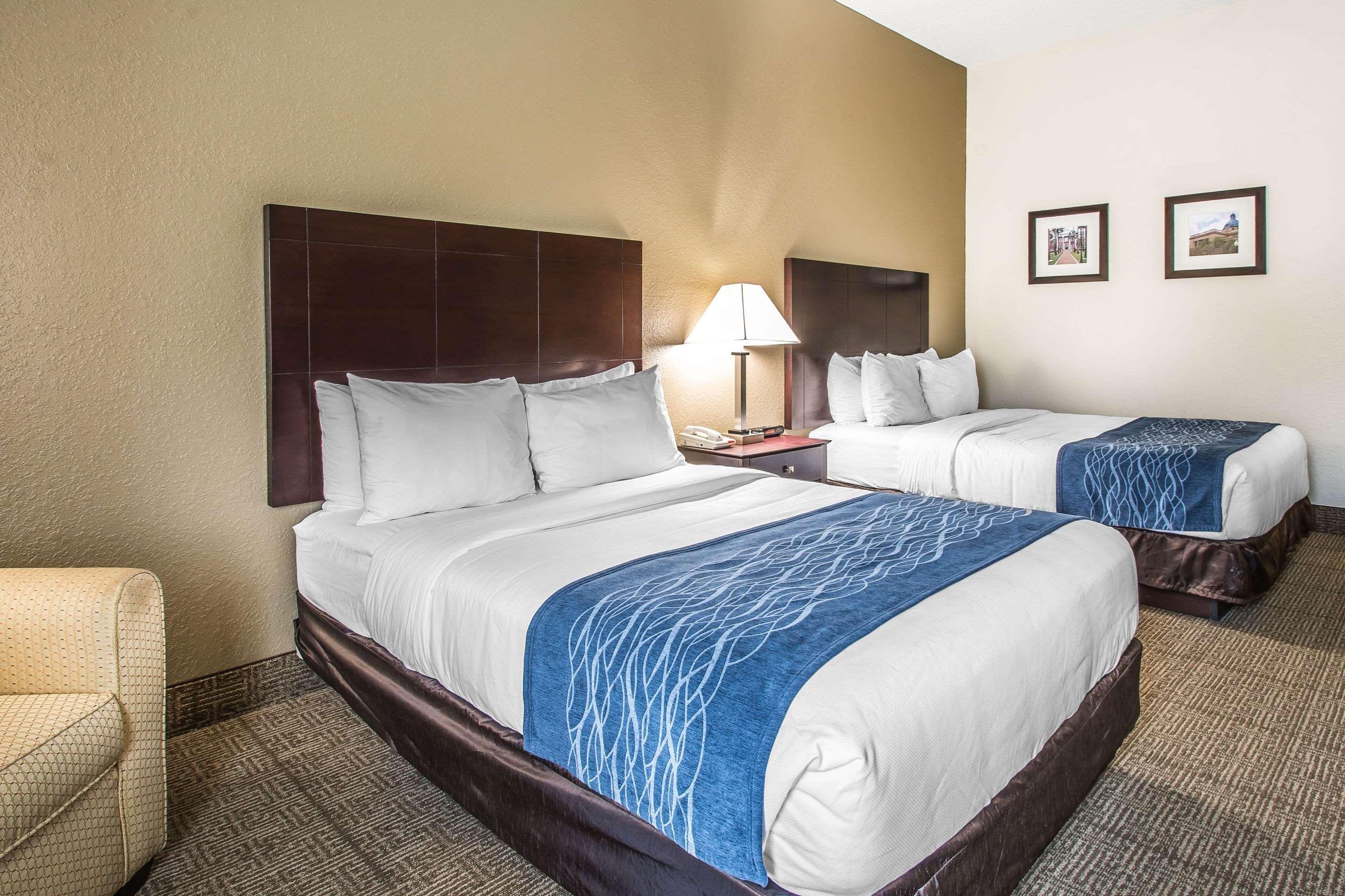 Hotel Comfort & - Near