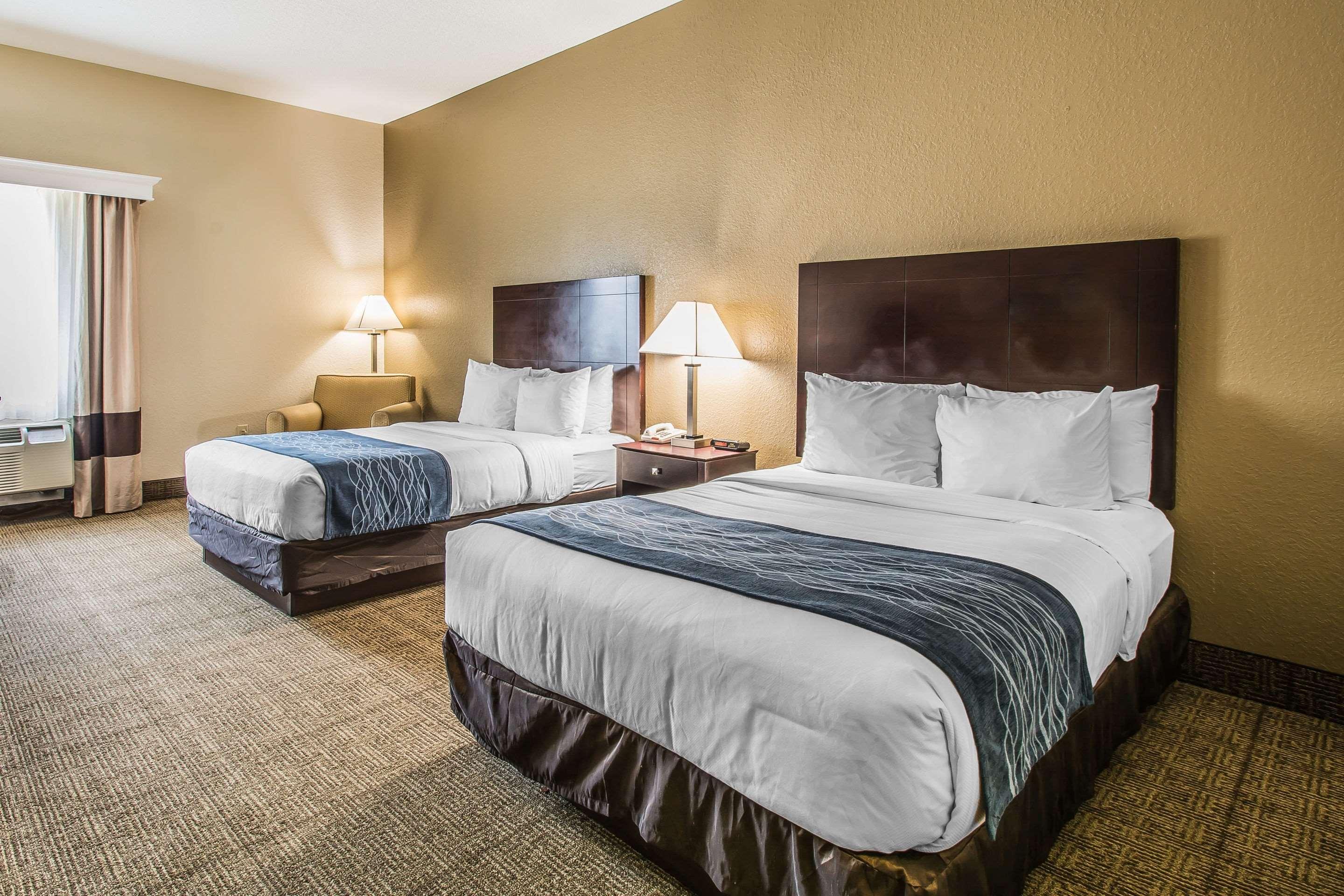 Hotel Comfort & - Near DeLand