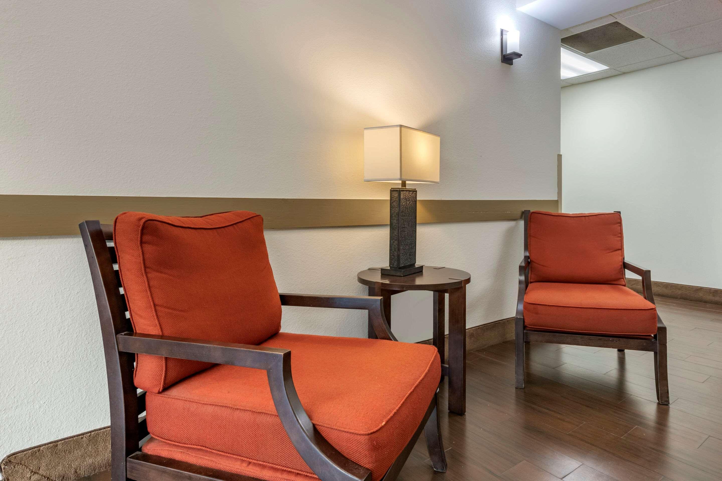 Comfort & - Near Hotel DeLand