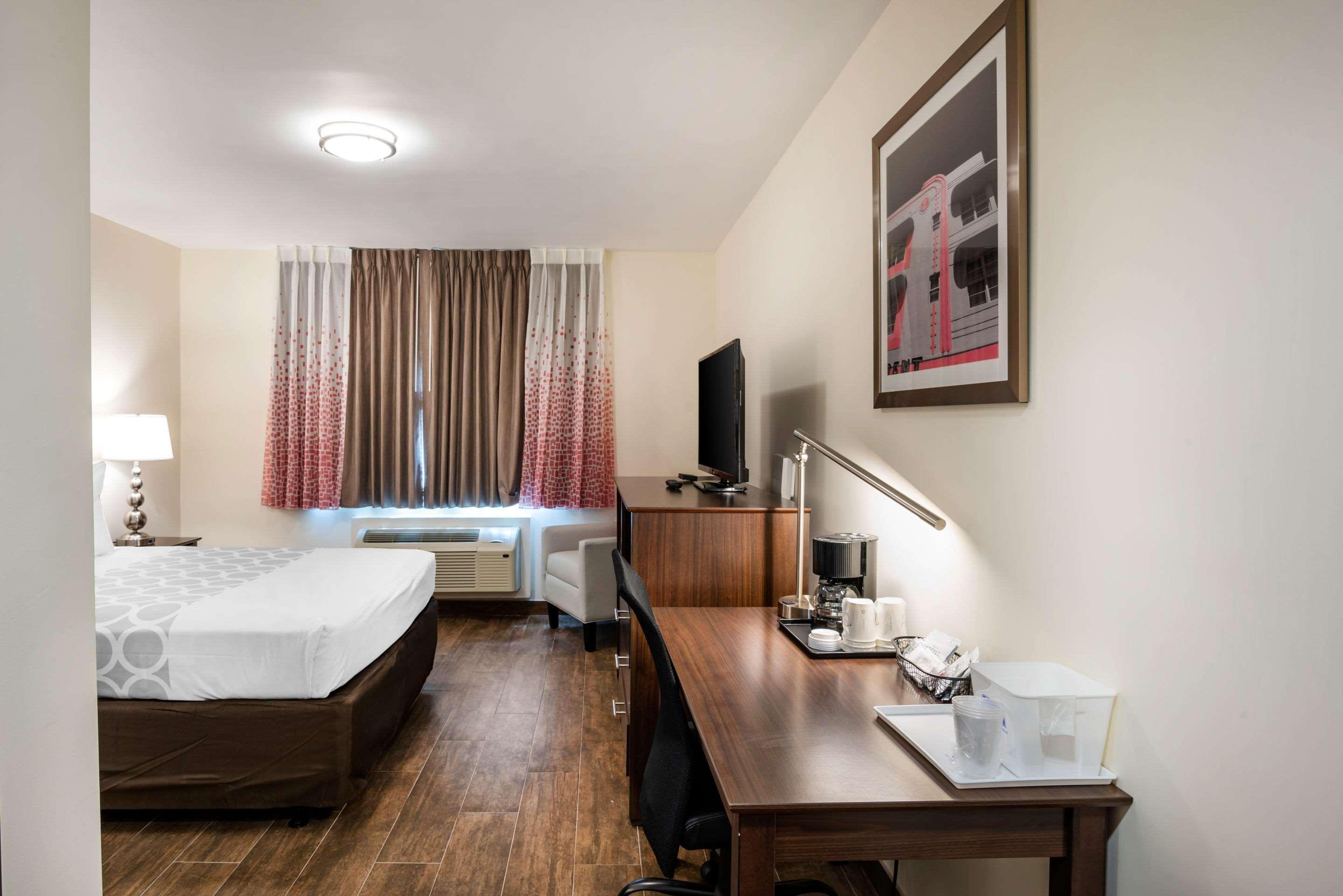 Downtown Hollywood Gardens Inn & Suites Inn Hollywood