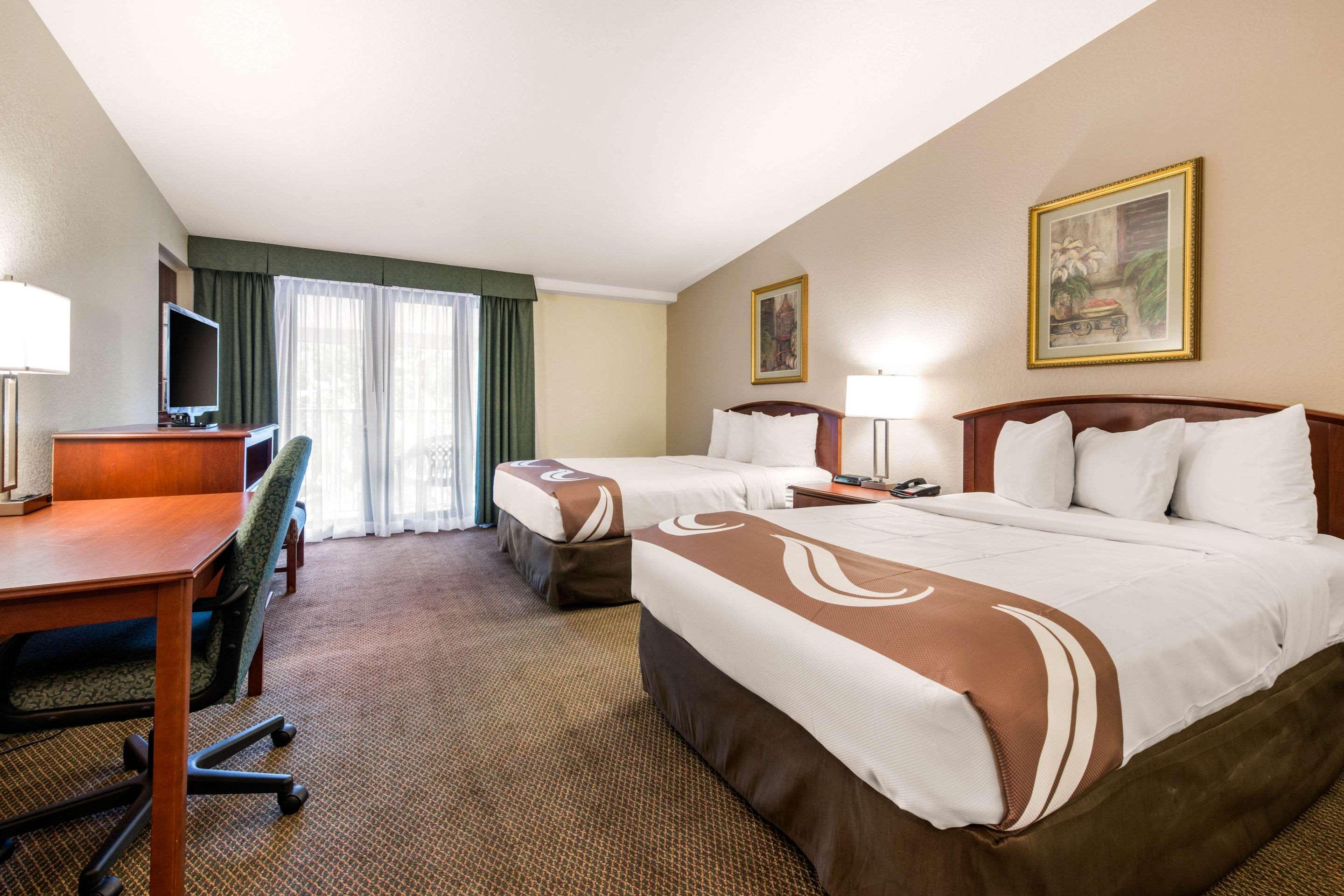 Quality & South Hotel 2*
