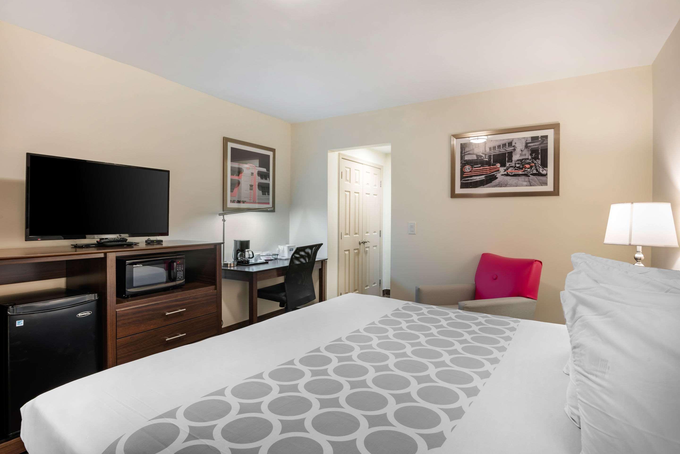 Downtown Hollywood Gardens Inn & Suites Inn Hollywood