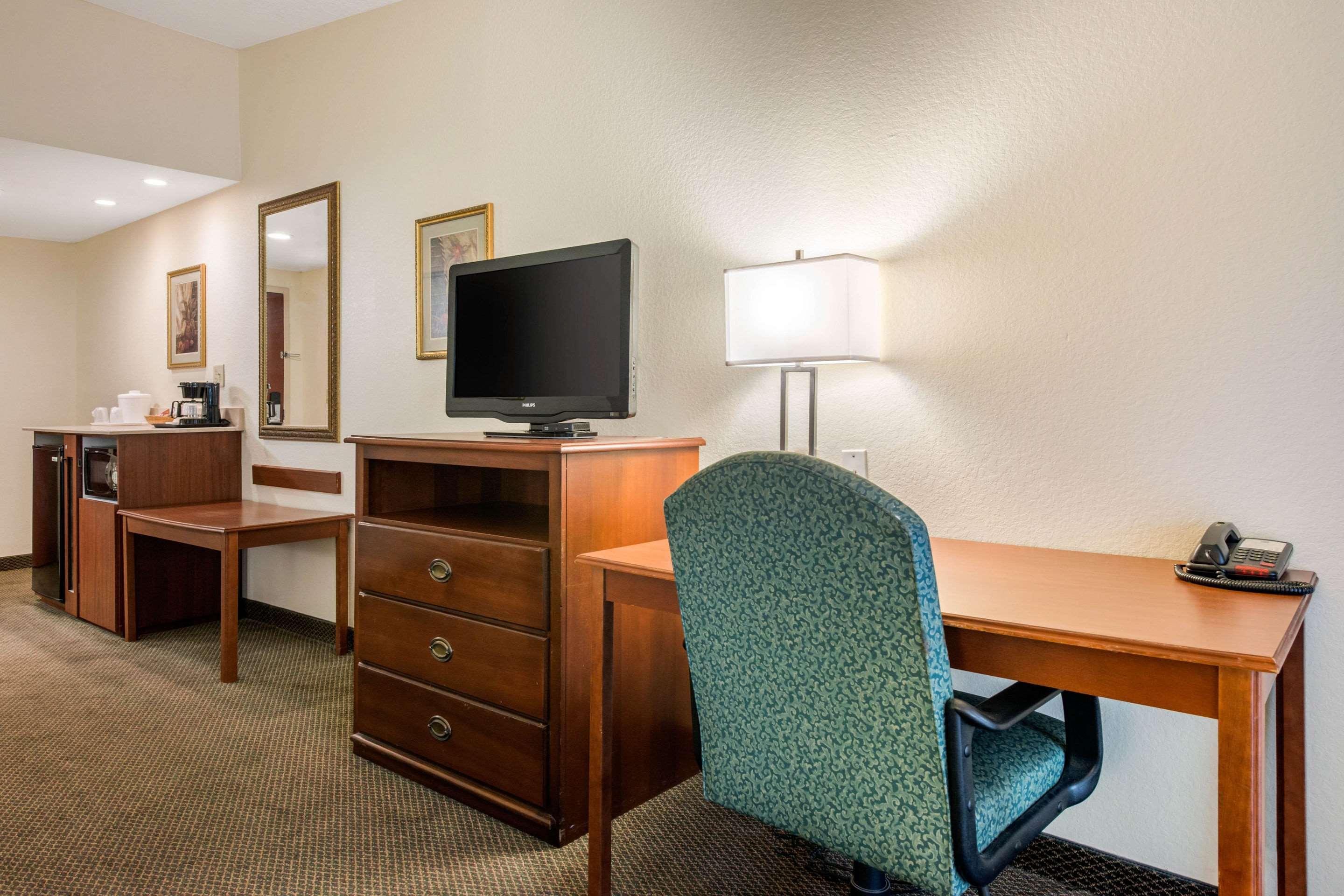 Quality & South Hotel Tarpon Springs