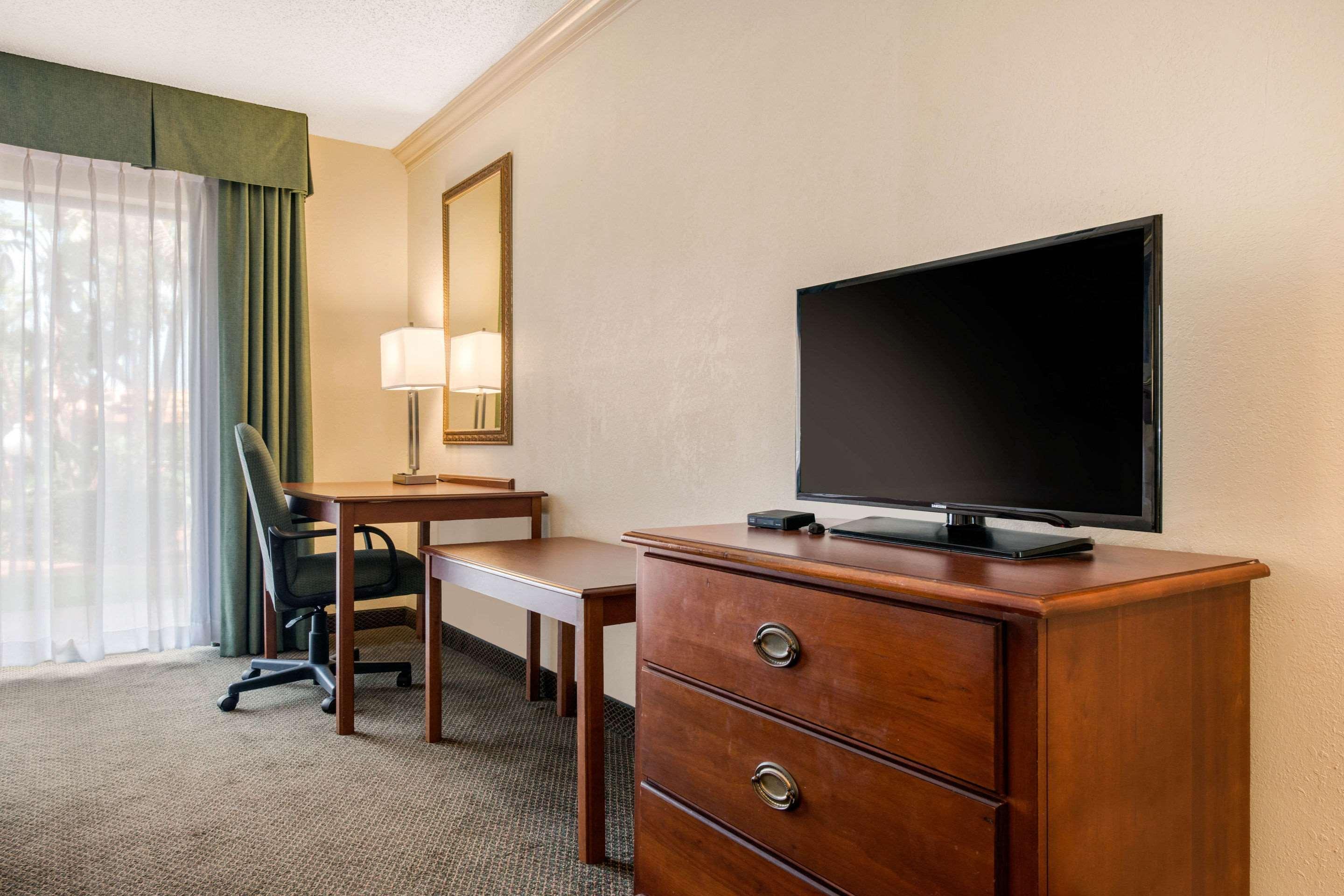 Quality & South Hotel Tarpon Springs