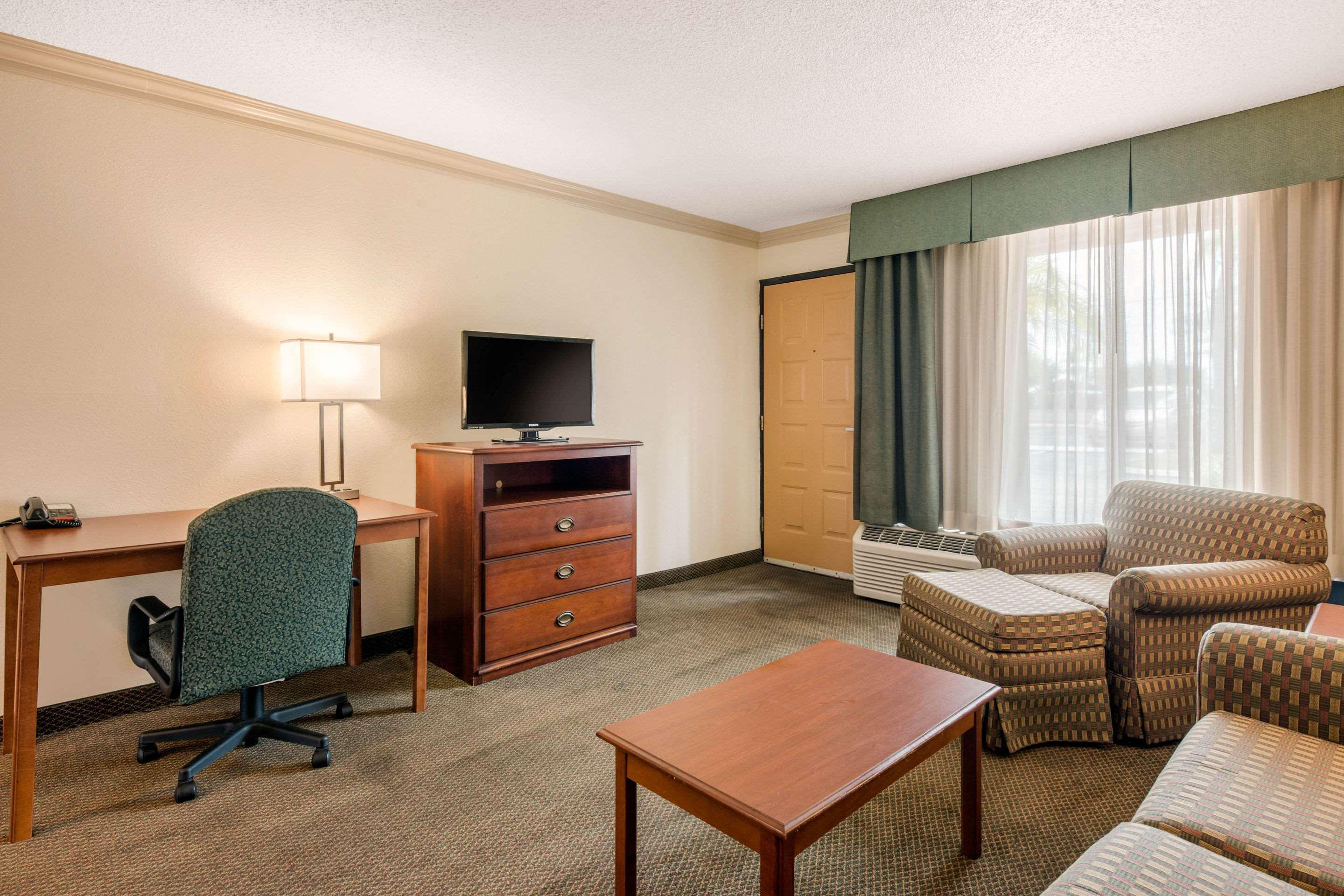 Quality & South Hotel Tarpon Springs