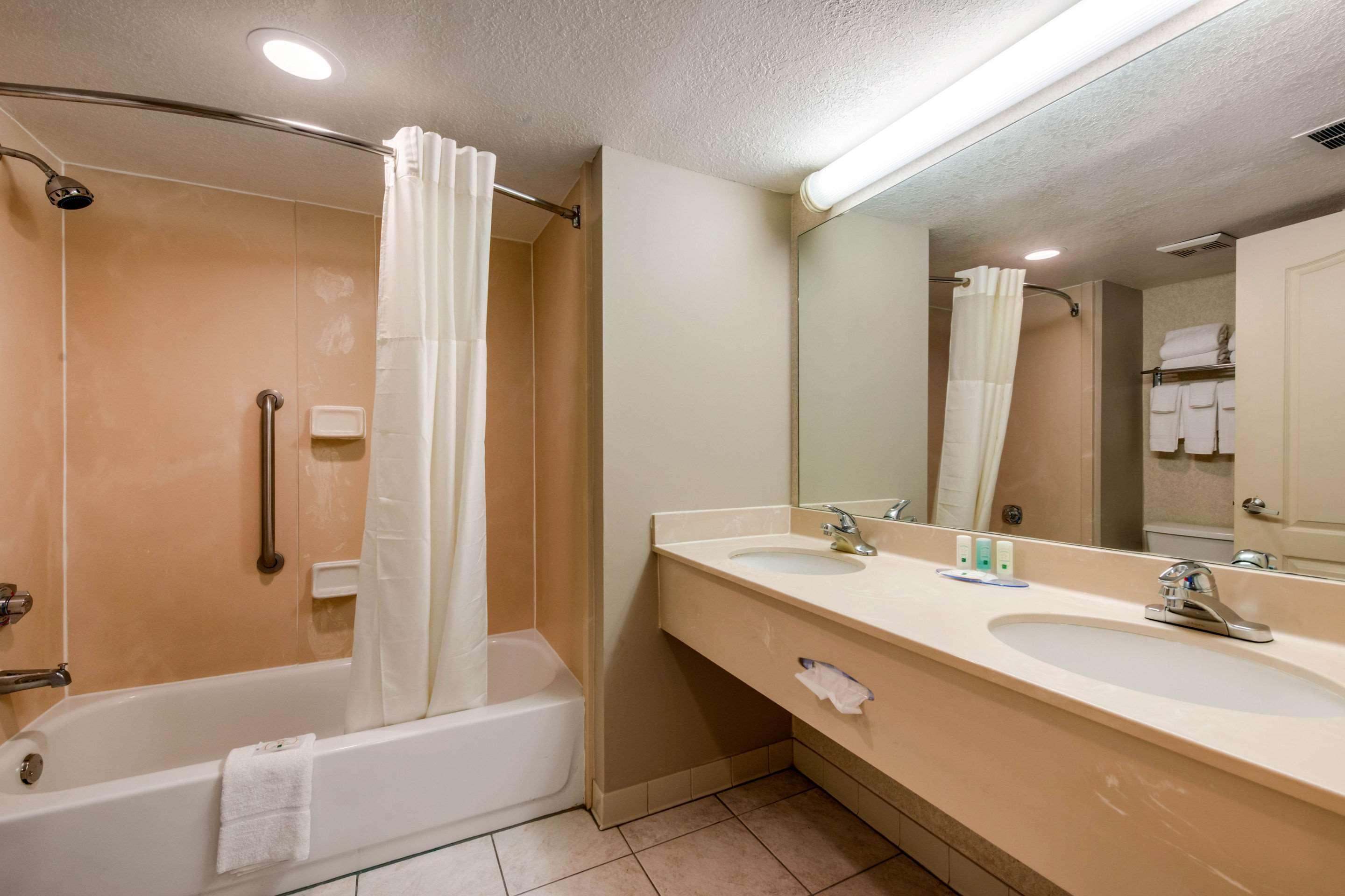 Quality & South Hotel Tarpon Springs