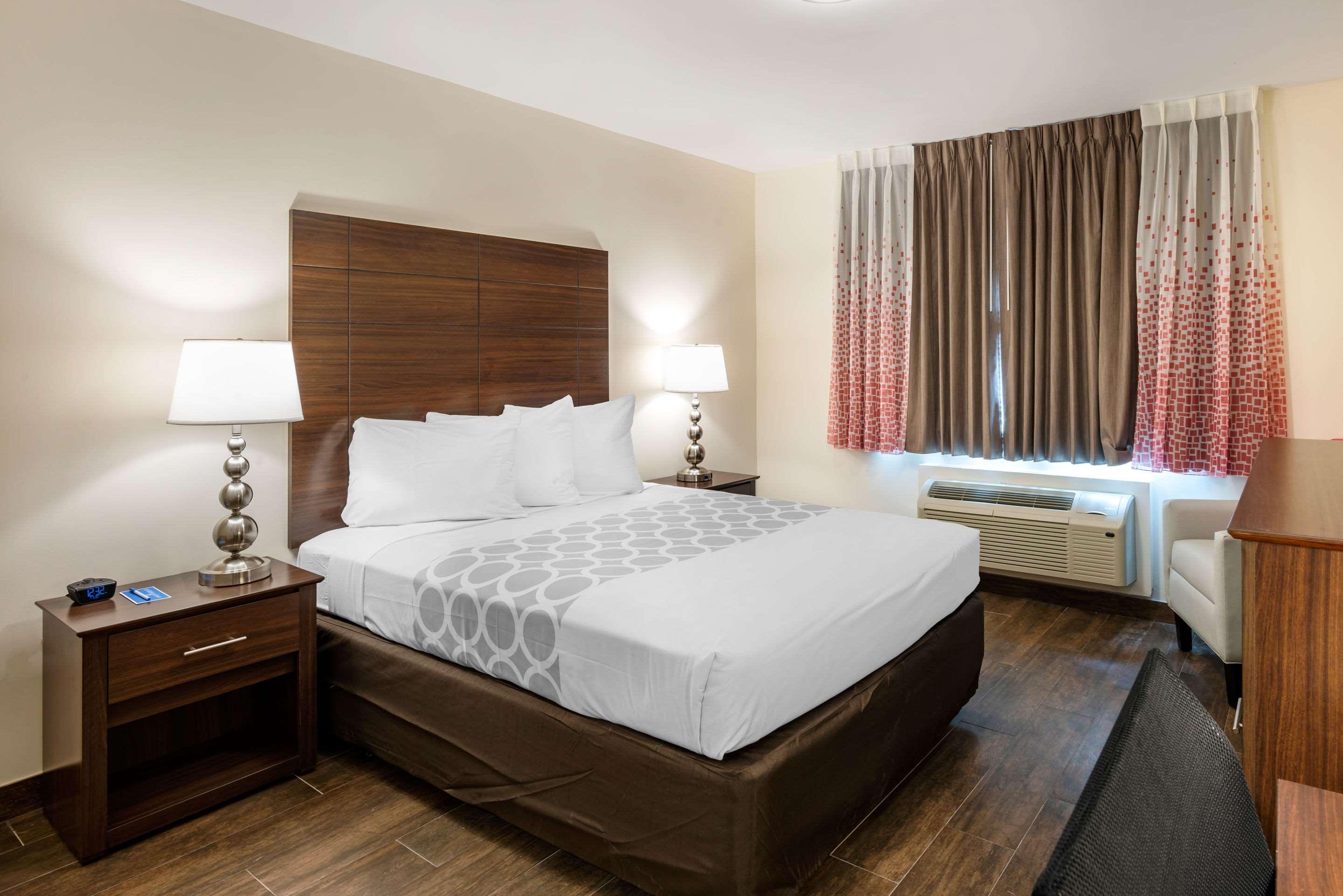 Downtown Hollywood Gardens Inn & Suites Inn 3*