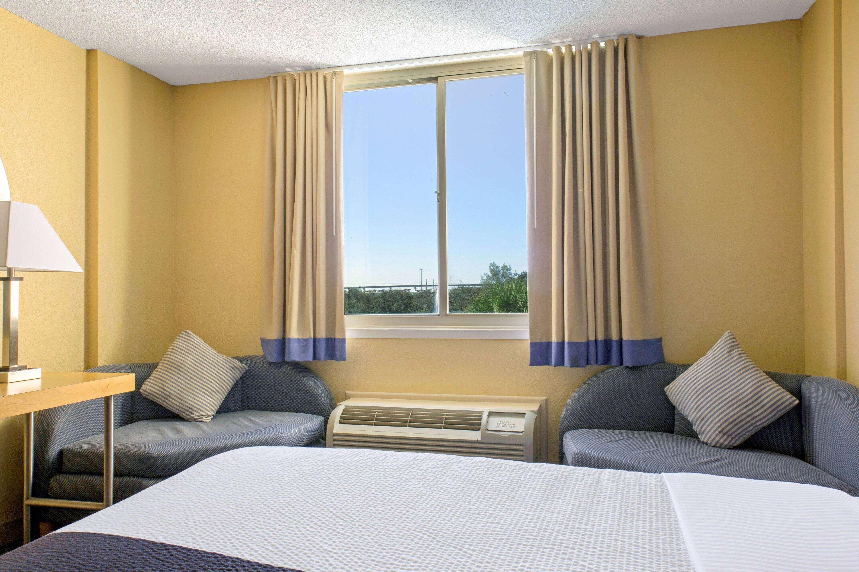 La Quinta & By Wyndham Hotel 3*