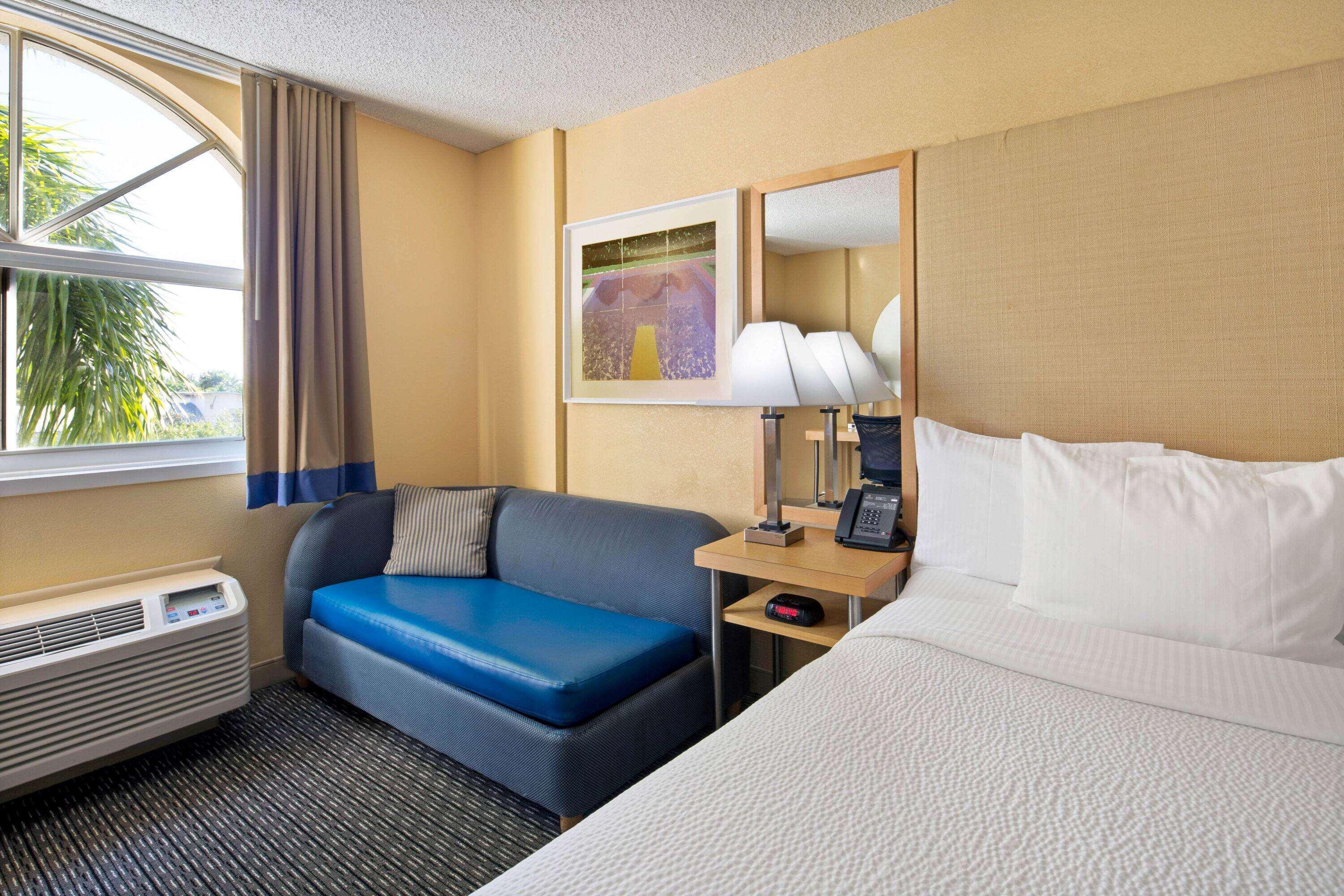 Hotel La Quinta & By Wyndham 3*
