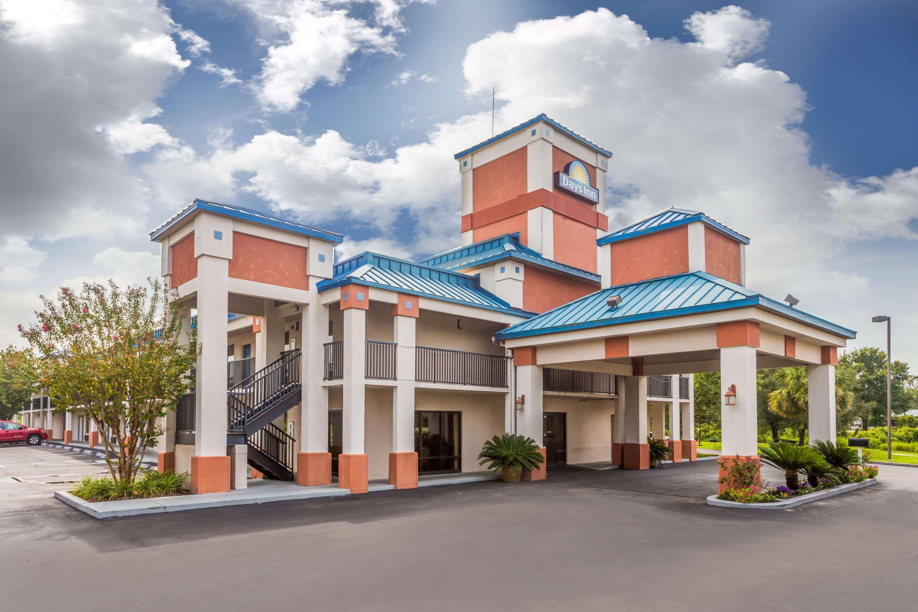 Days Hotel 2*