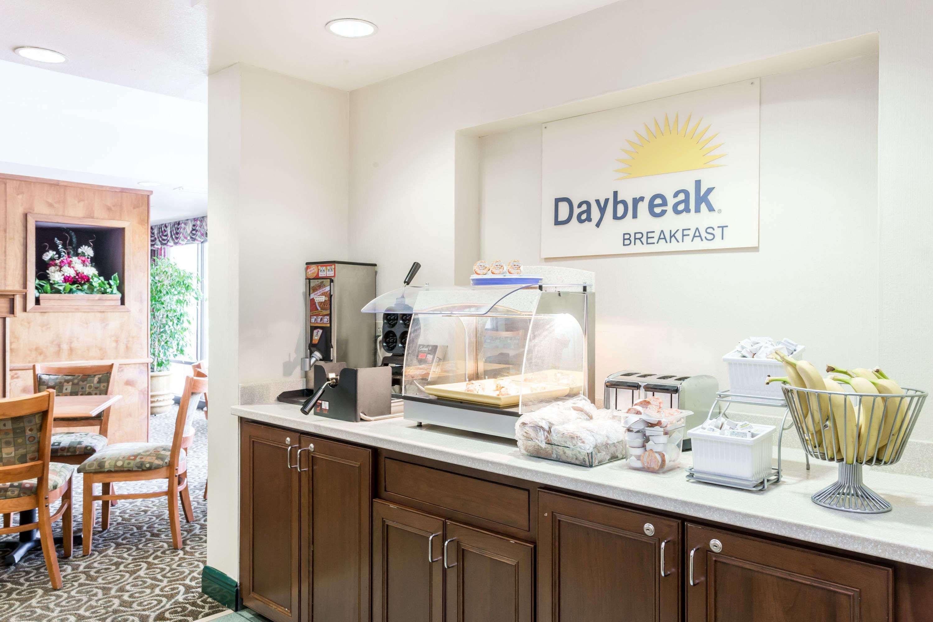 Days Hotel 2*