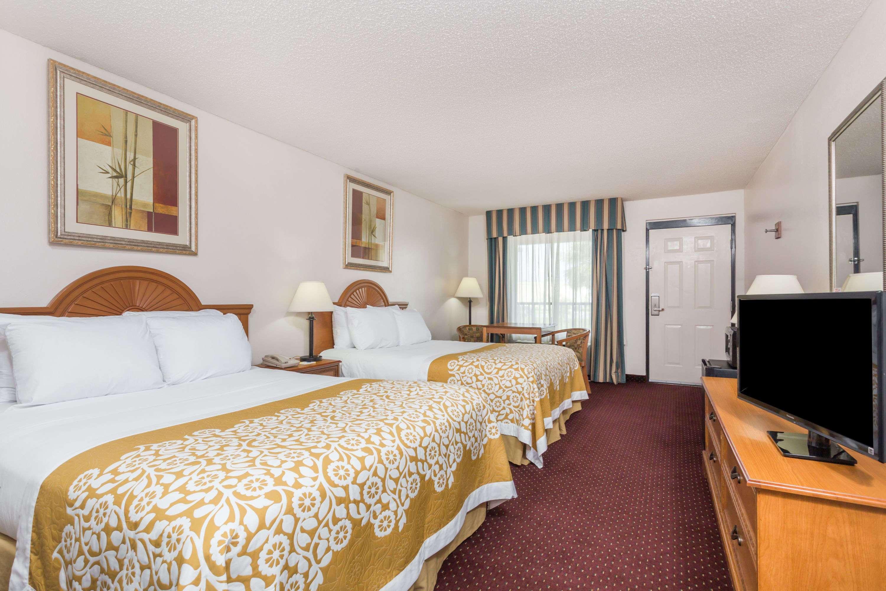 Days Hotel
