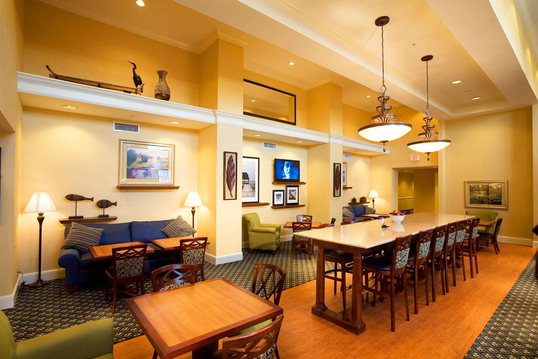 Hampton & Wales Hotel 3*