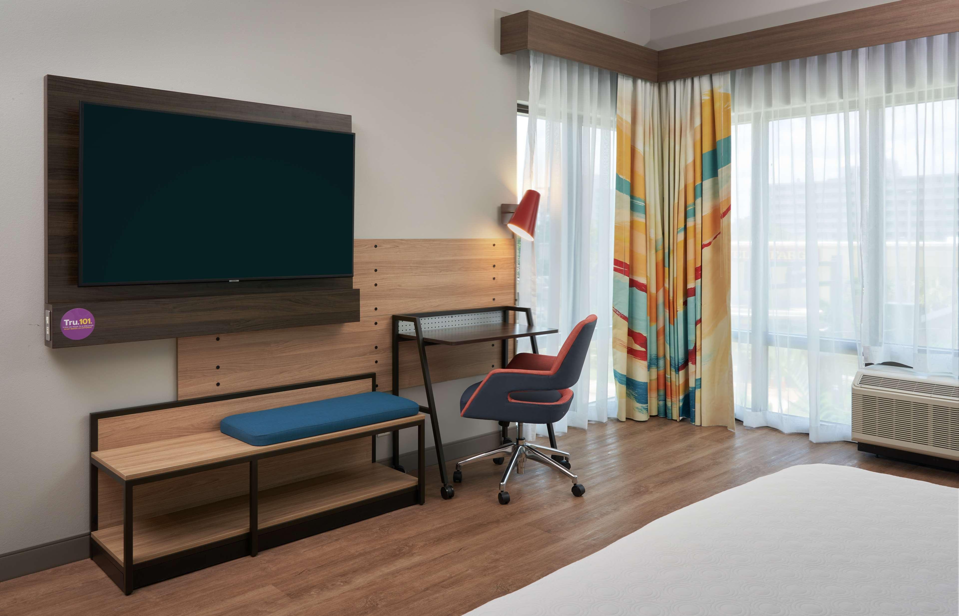 Tru By Hilton Pompano Pier Hotel 3*