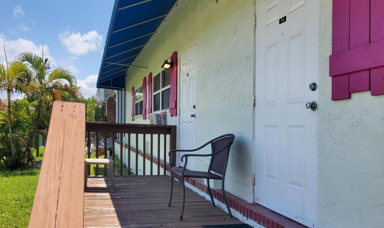 Captain's Table By Adventures Hotel Everglades City