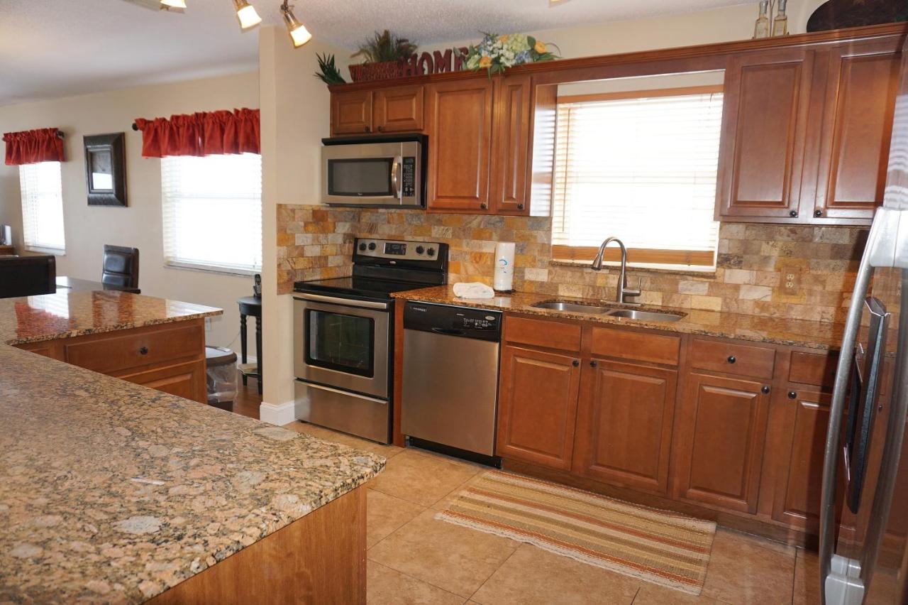 Apartment Sea Breeze By Travel Services Madeira Beach