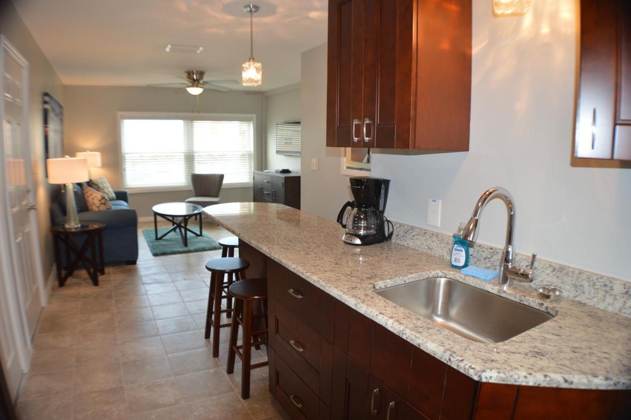 Apartment At John's Pass By Travel Services