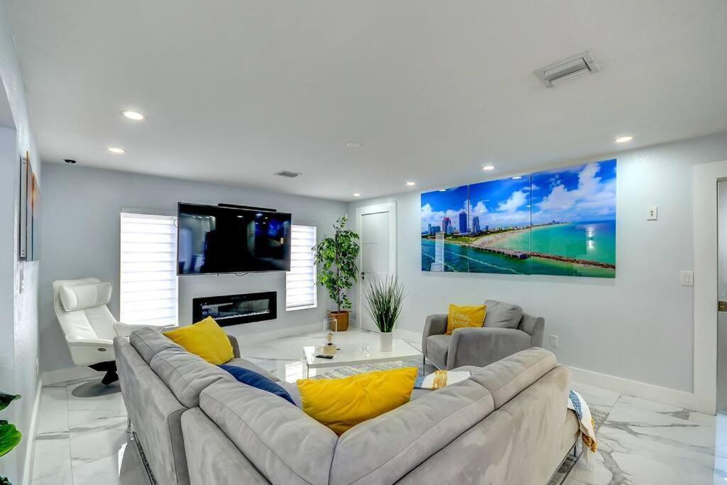 Miami House With Hot Pool-spa & Pool Table L48 Holiday home *