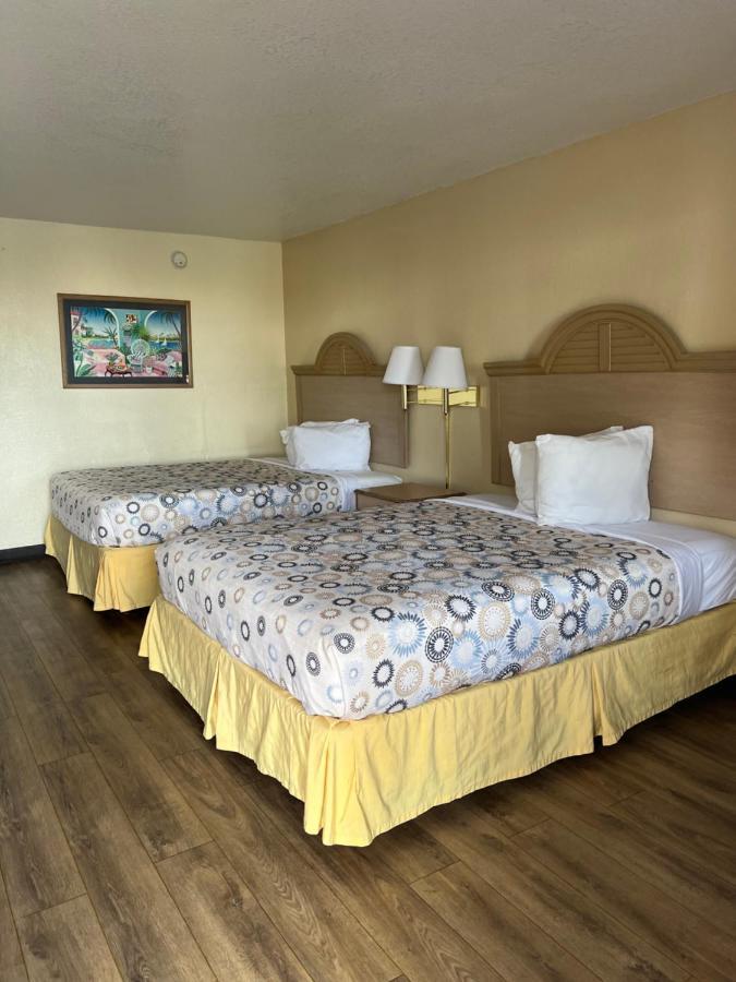 Hole The - Walton - Sunset Plaza - Nearby Beaches & Hurlburt Motel Fort Walton Beach
