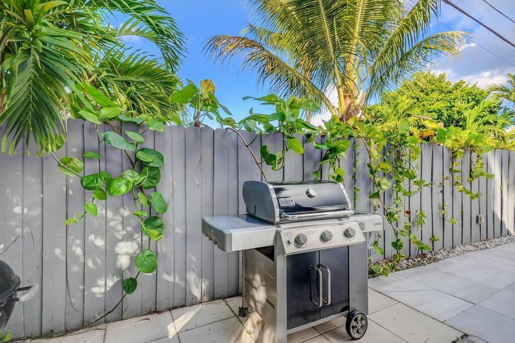 Miami House With Hot Pool-spa & Pool Table L48 * Hialeah
