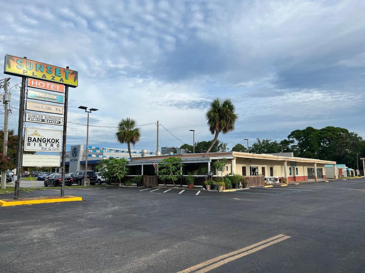 Hole The - Walton - Sunset Plaza - Nearby Beaches & Hurlburt Fort Walton Beach