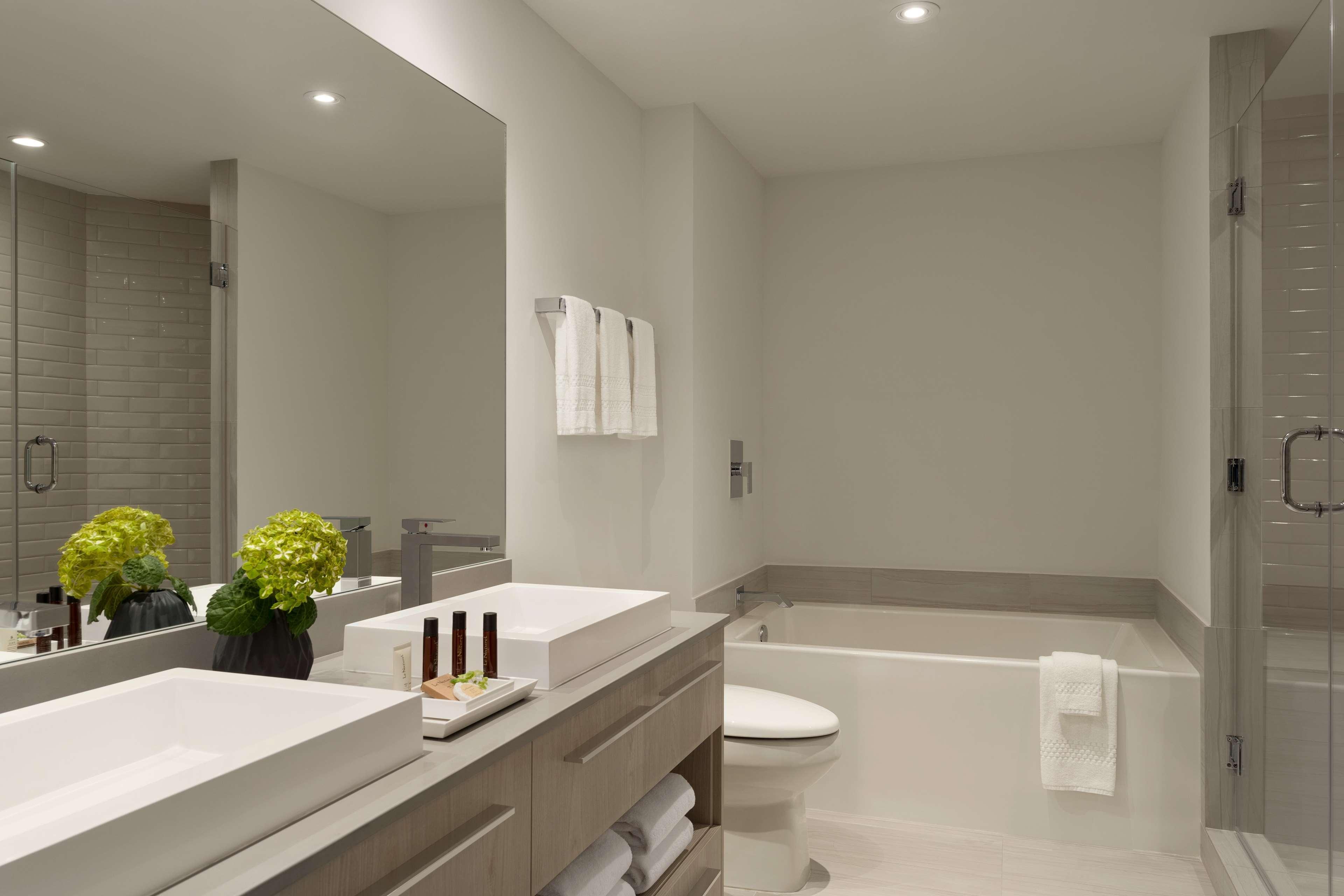 Hyde House Aparthotel 4*
