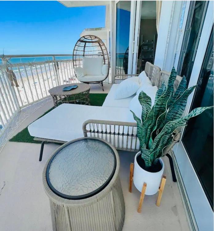 Apartment Oasis 704 Lovely Daytona Ocean Front For 5 Sleeps Up To 12 Daytona Beach