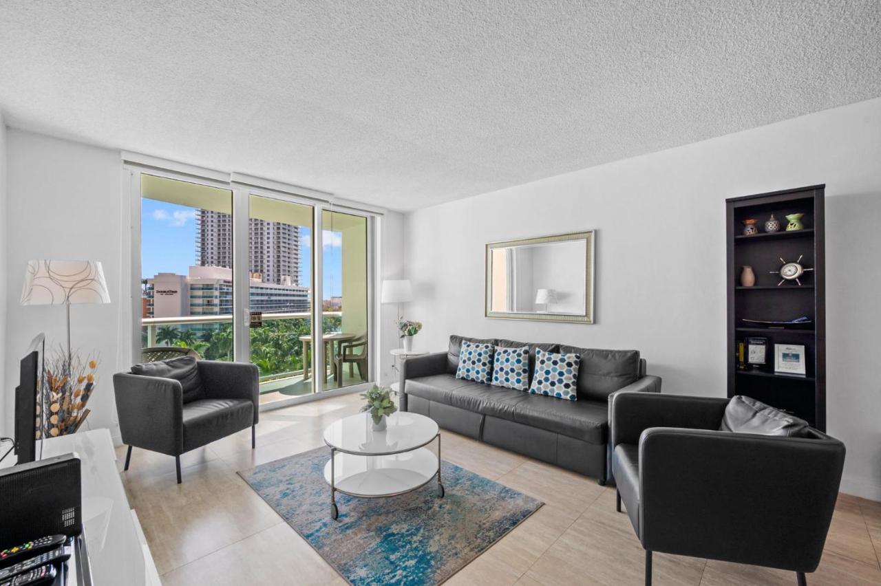 The Tides 1 Bedroom 8th Floor We Are On The Hollywood