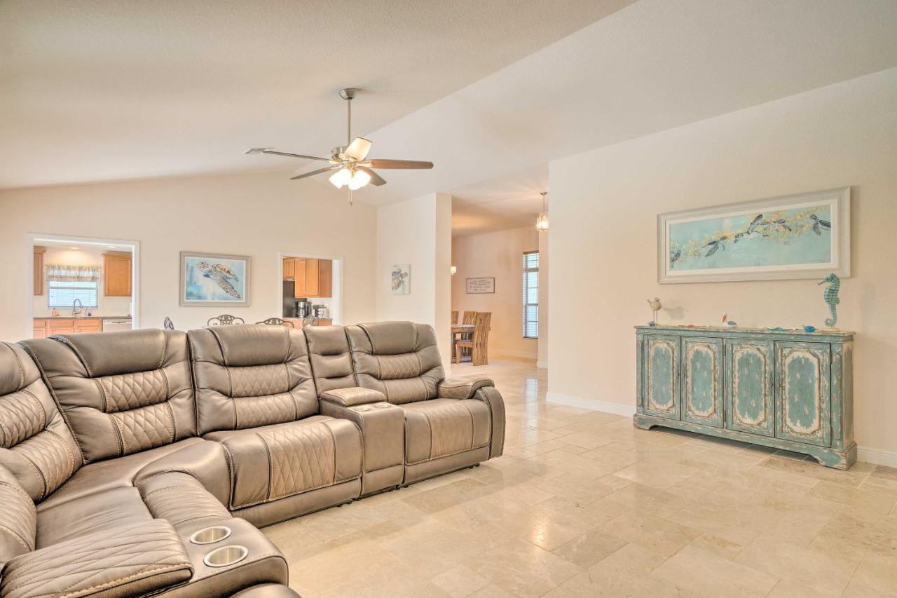 Spacious Cape Coral Retreat With Lanai And Pool!
