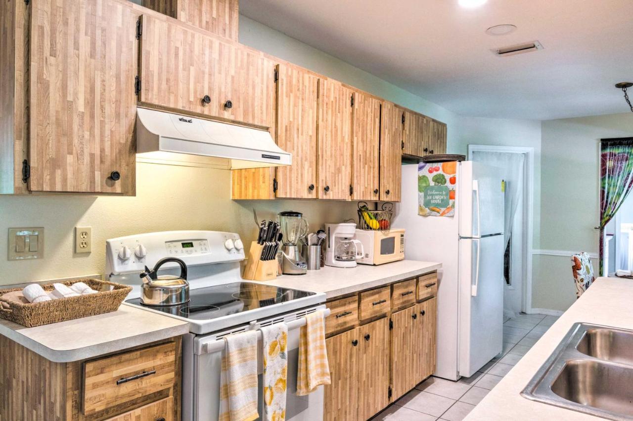 Garden Florida Room, Lanai! Holiday home *