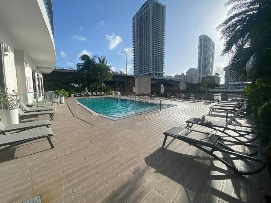Apartment Amazing Walking Distance! 26b *