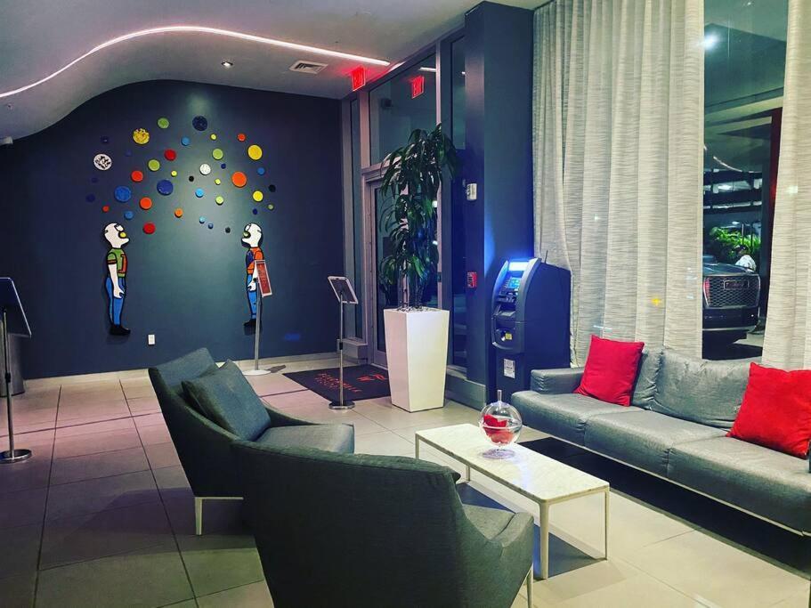 Amazing Walking Distance! 26b Apartment Hallandale Beach