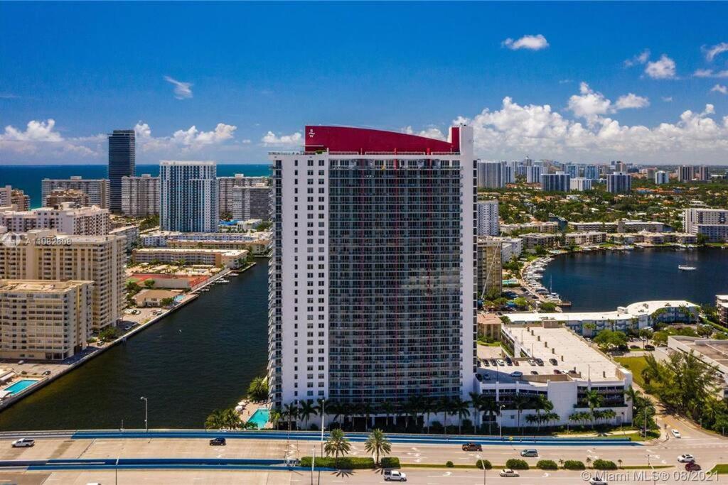 Amazing Walking Distance! 26b *
