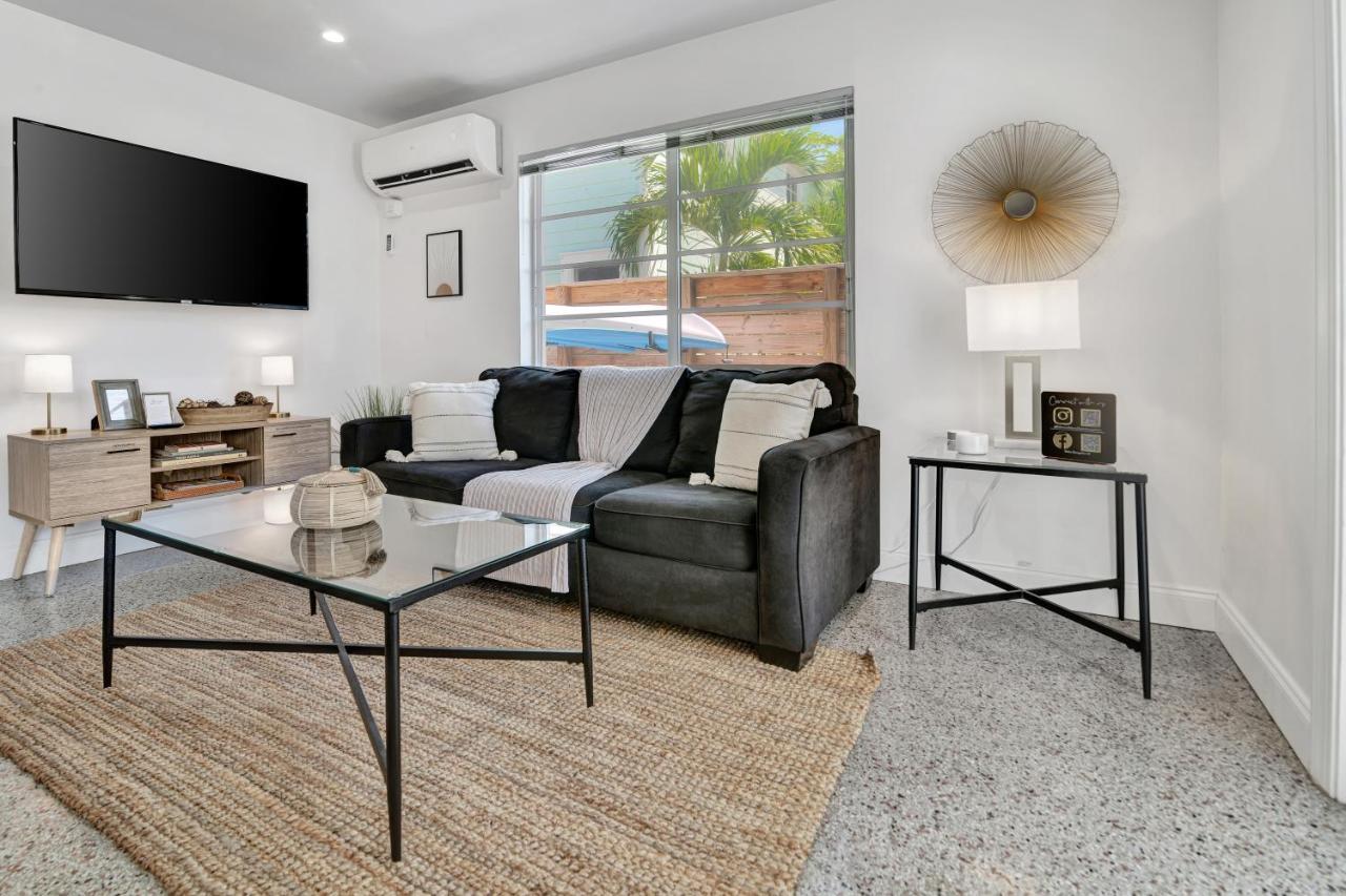 Modern Near & Downtown W/ Private Yard * Lake Worth Beach