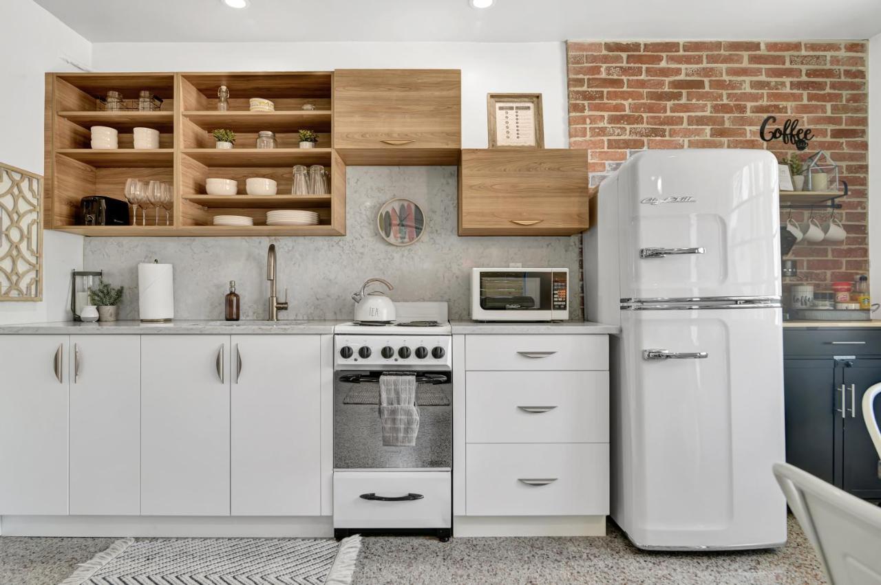 Modern Near & Downtown W/ Private Yard * Lake Worth Beach