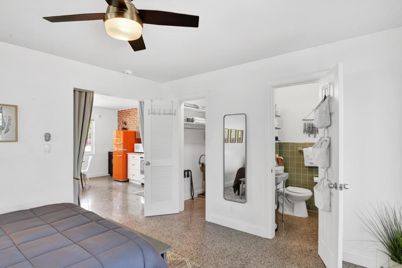 Apartment Modern Near & Downtown W/ Private Yard *