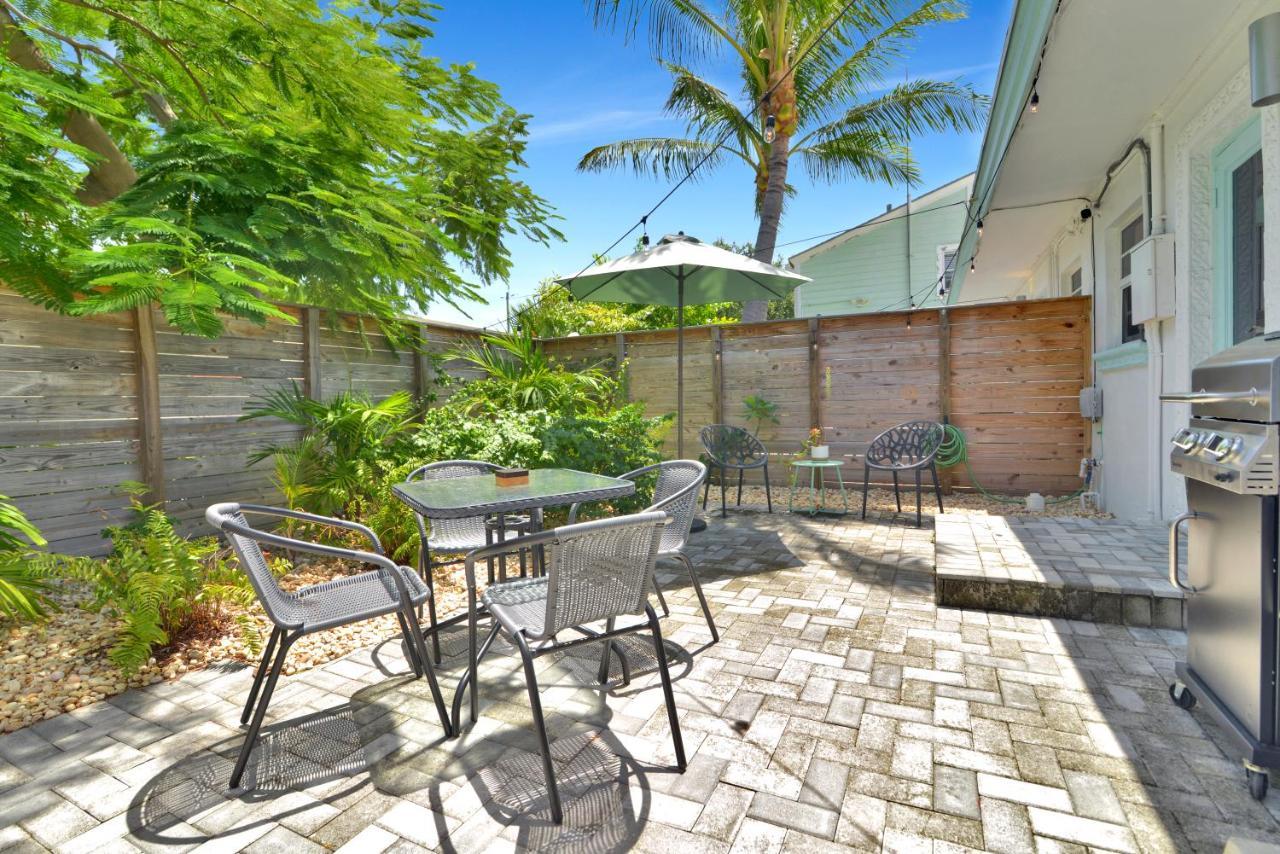 Modern Near & Downtown W/ Private Yard * Lake Worth Beach