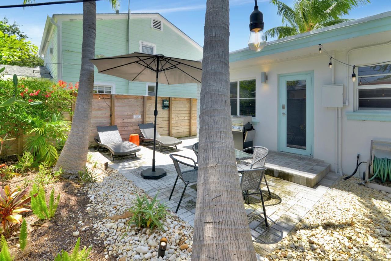 Modern Near & Downtown W/ Private Yard