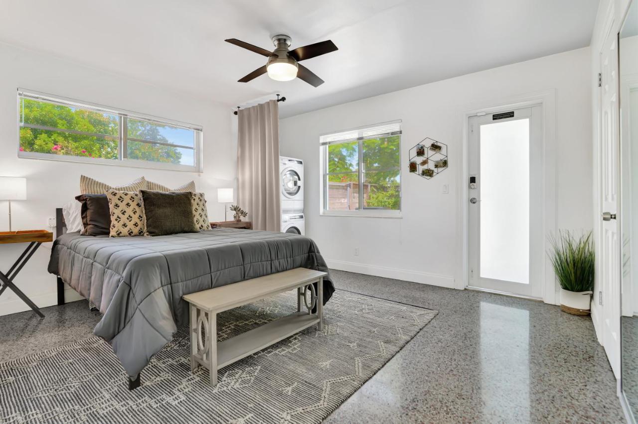 Modern Near & Downtown W/ Private Yard