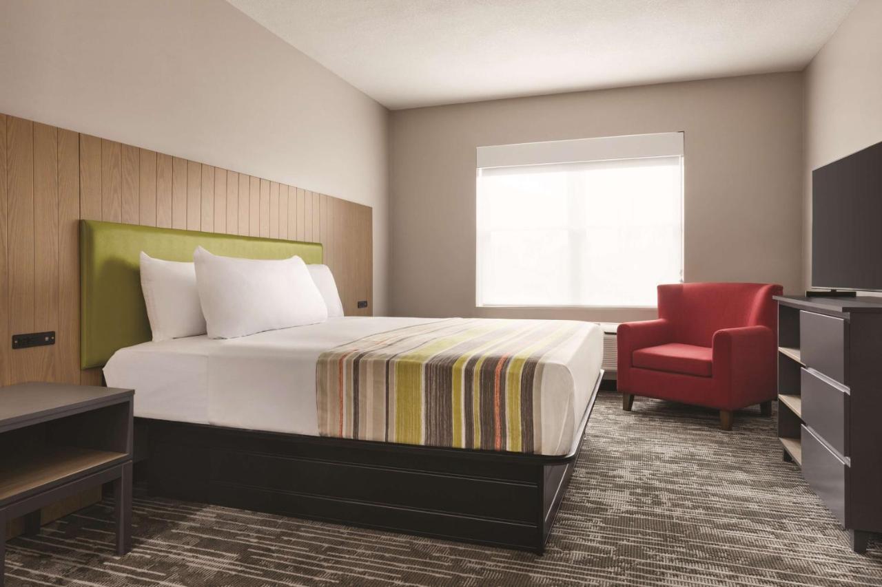 Country & By Radisson, City, Fl Hotel 2*